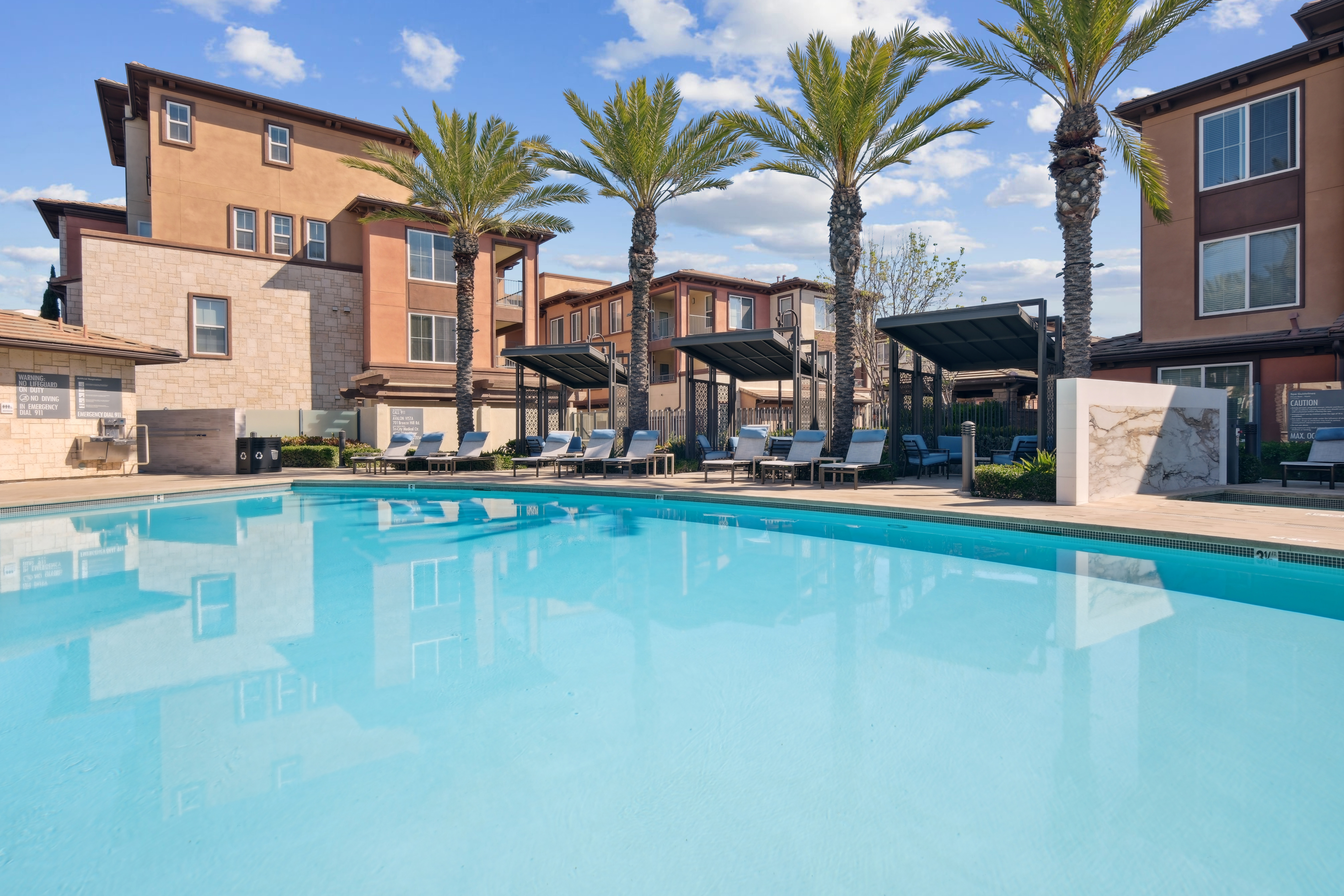 Pool at Avalon (3 of 6)