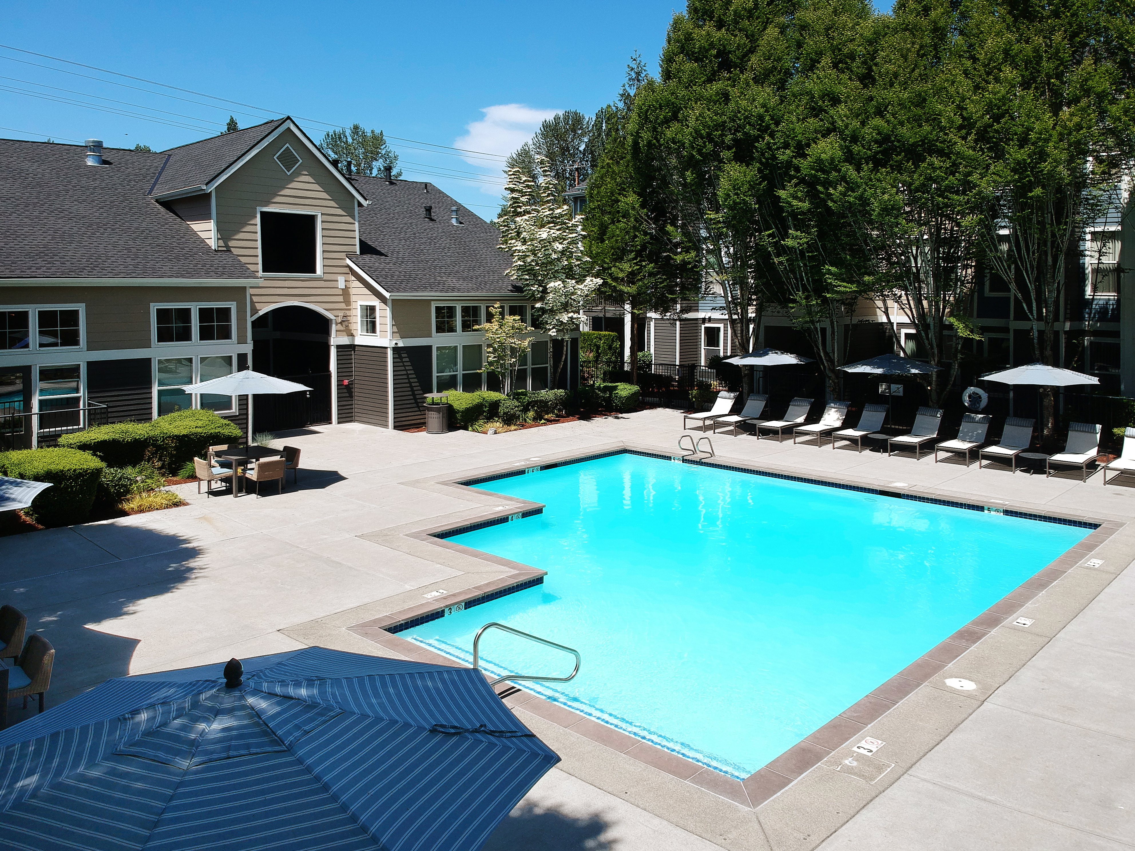 Pool at Eaves Rockmeadow (3 of 5)