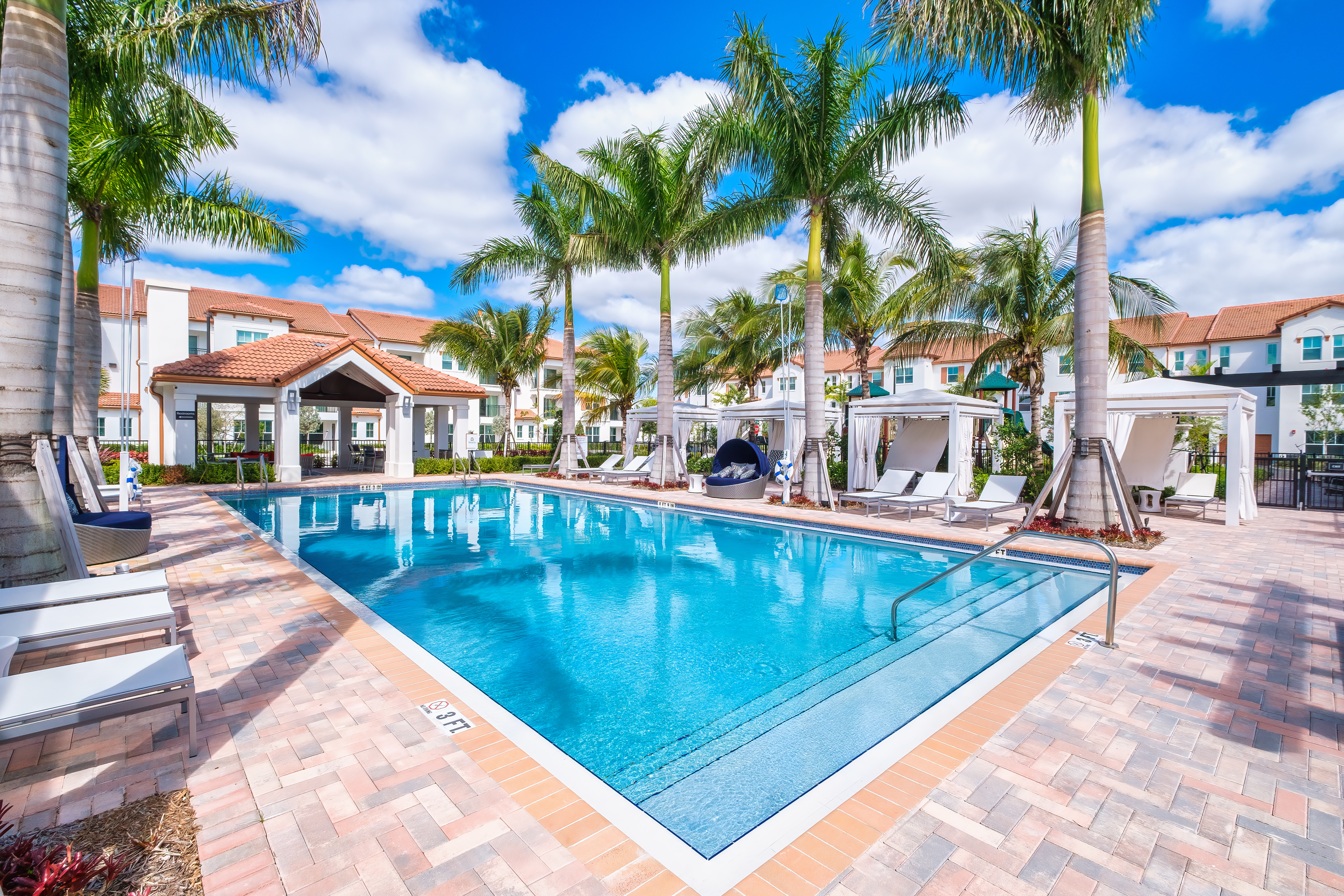 Pool at Avalon Miramar Park Place (3 of 4)