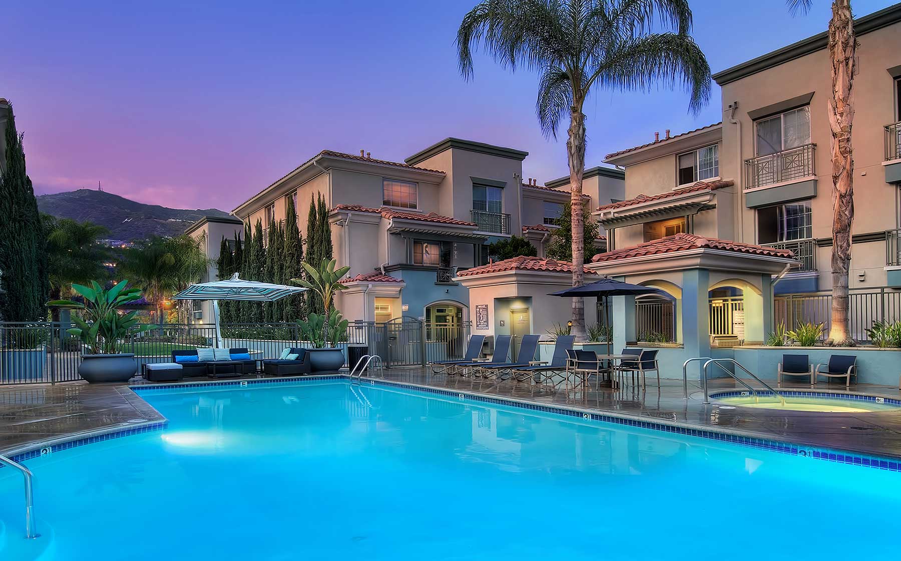 Pool at Avalon (5 of 5)