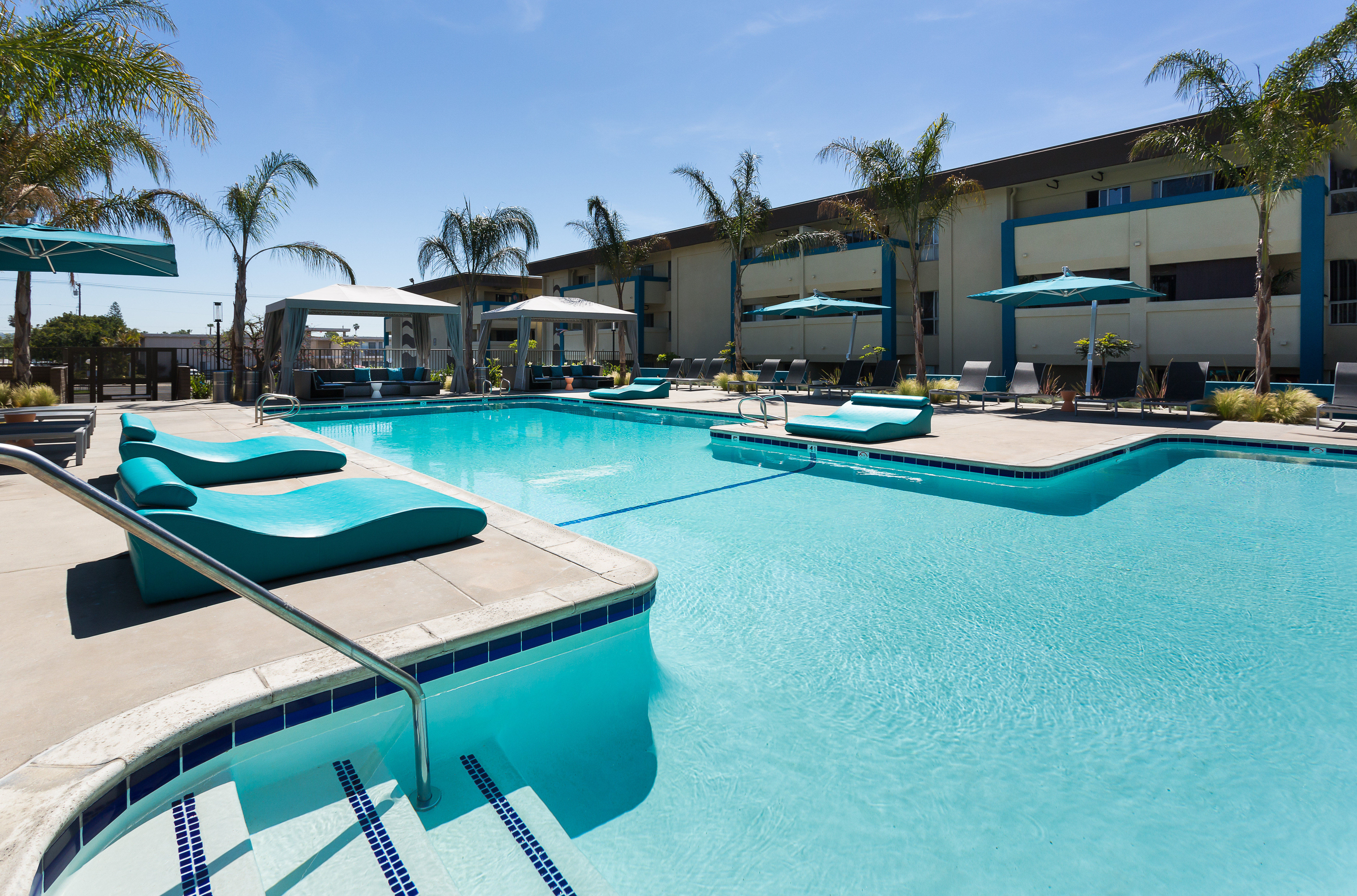 Pool at Ava Pacific Beach (1 of 4)