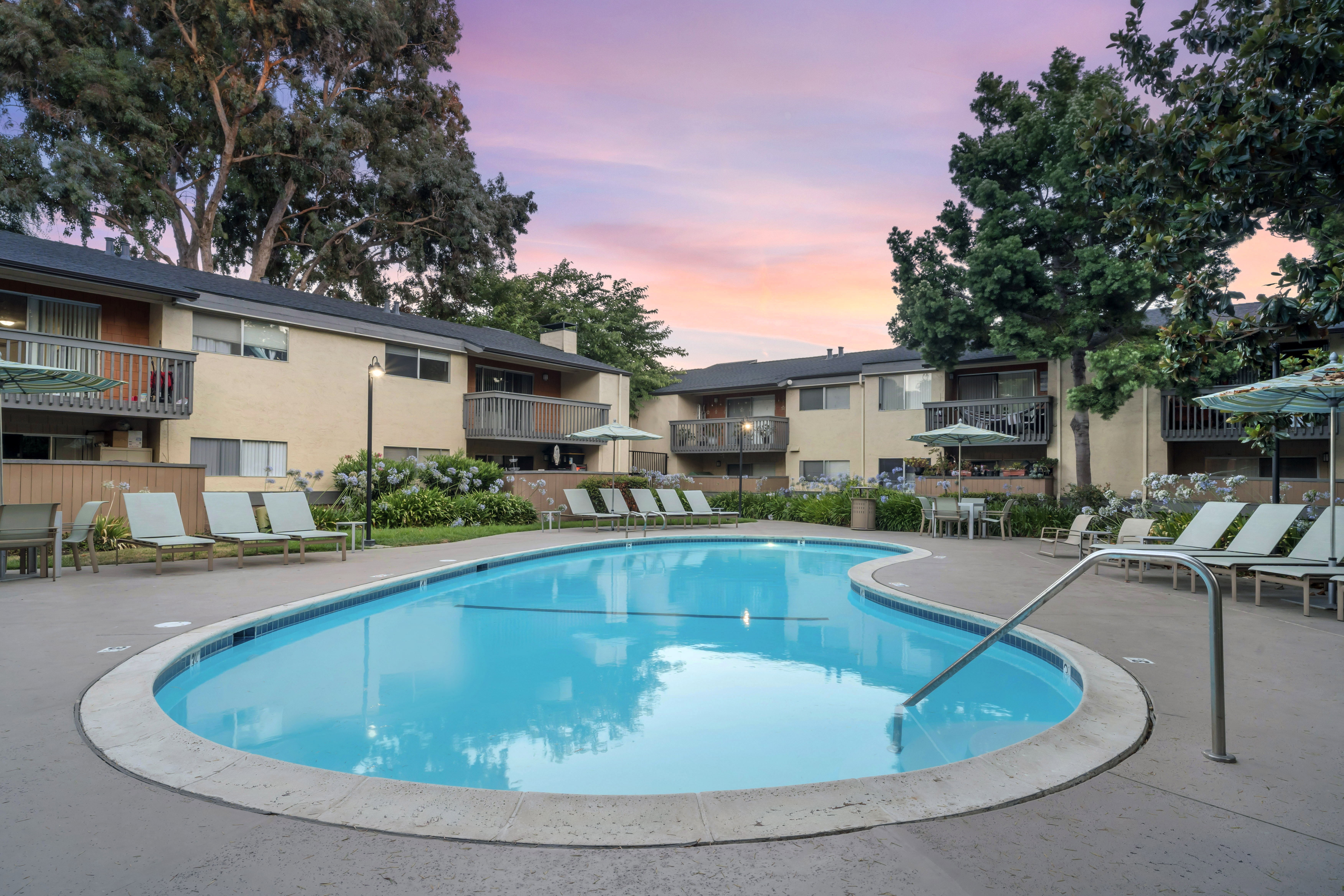 Pool at Eaves (3 of 6)