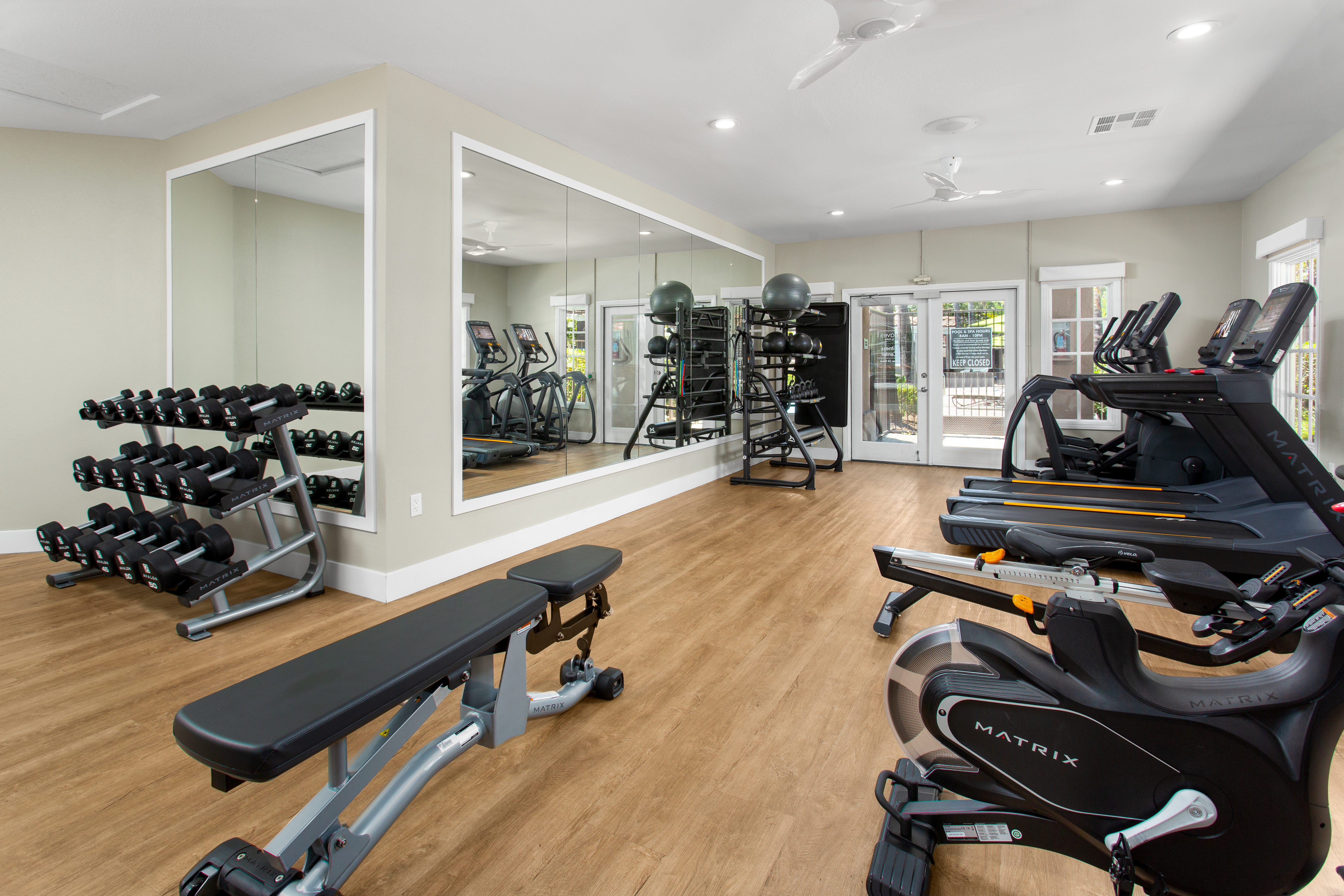 Gym at Eaves Santa Margarita (2 of 4)