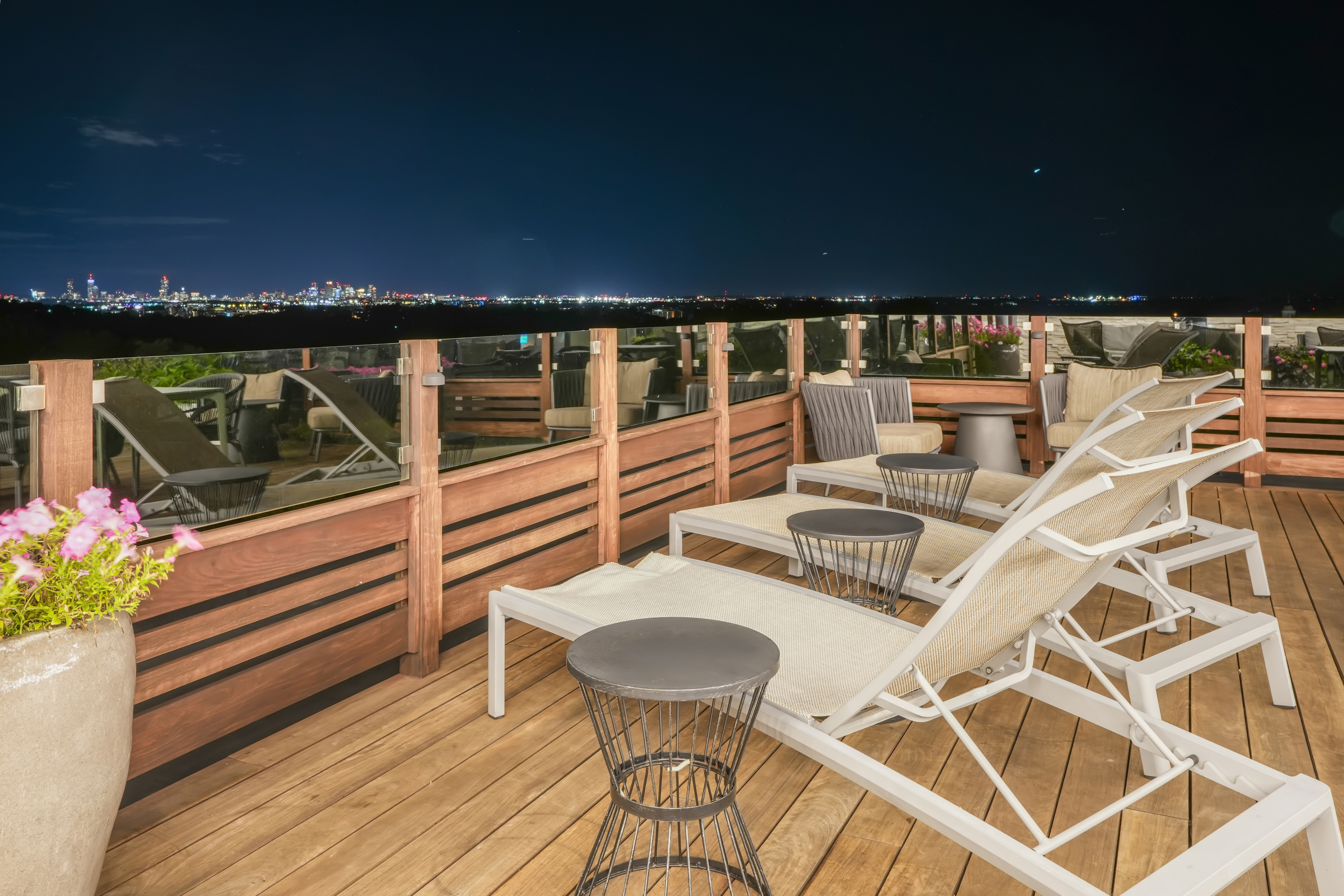 Roof deck at Avalon (8 of 8)