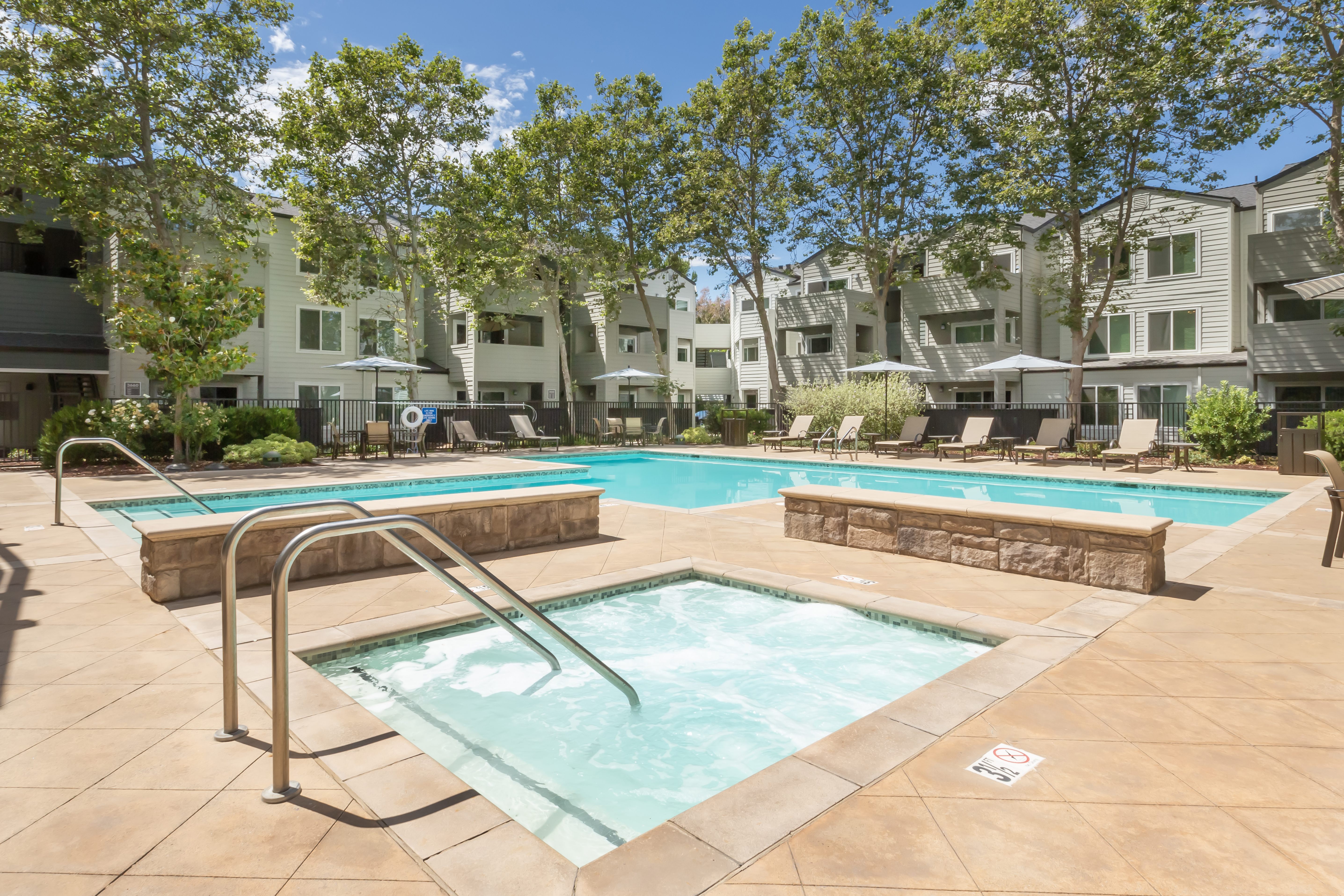 Pool at Eaves (3 of 8)