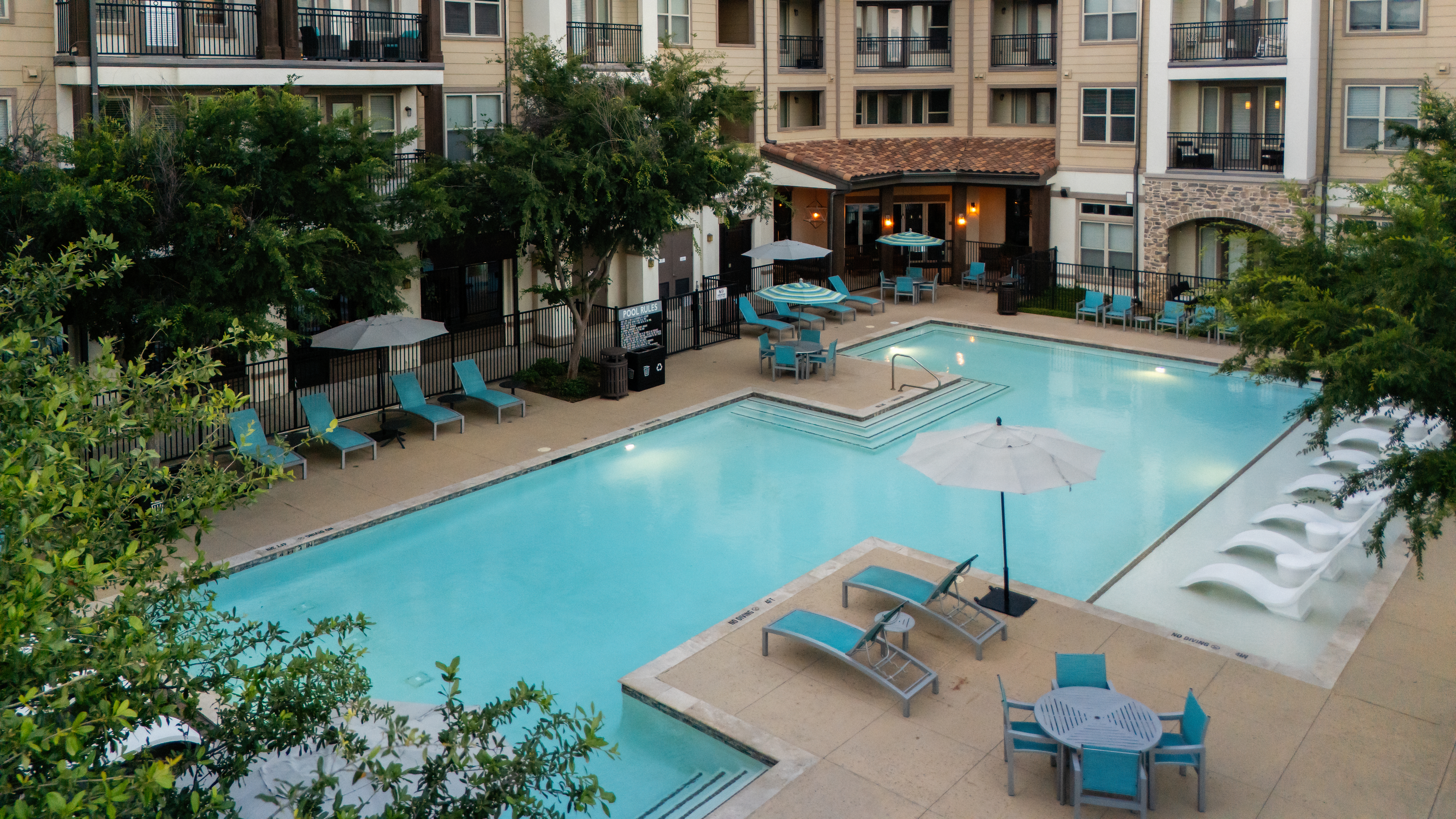 Pool at Avalon Lakeside (4 of 4)