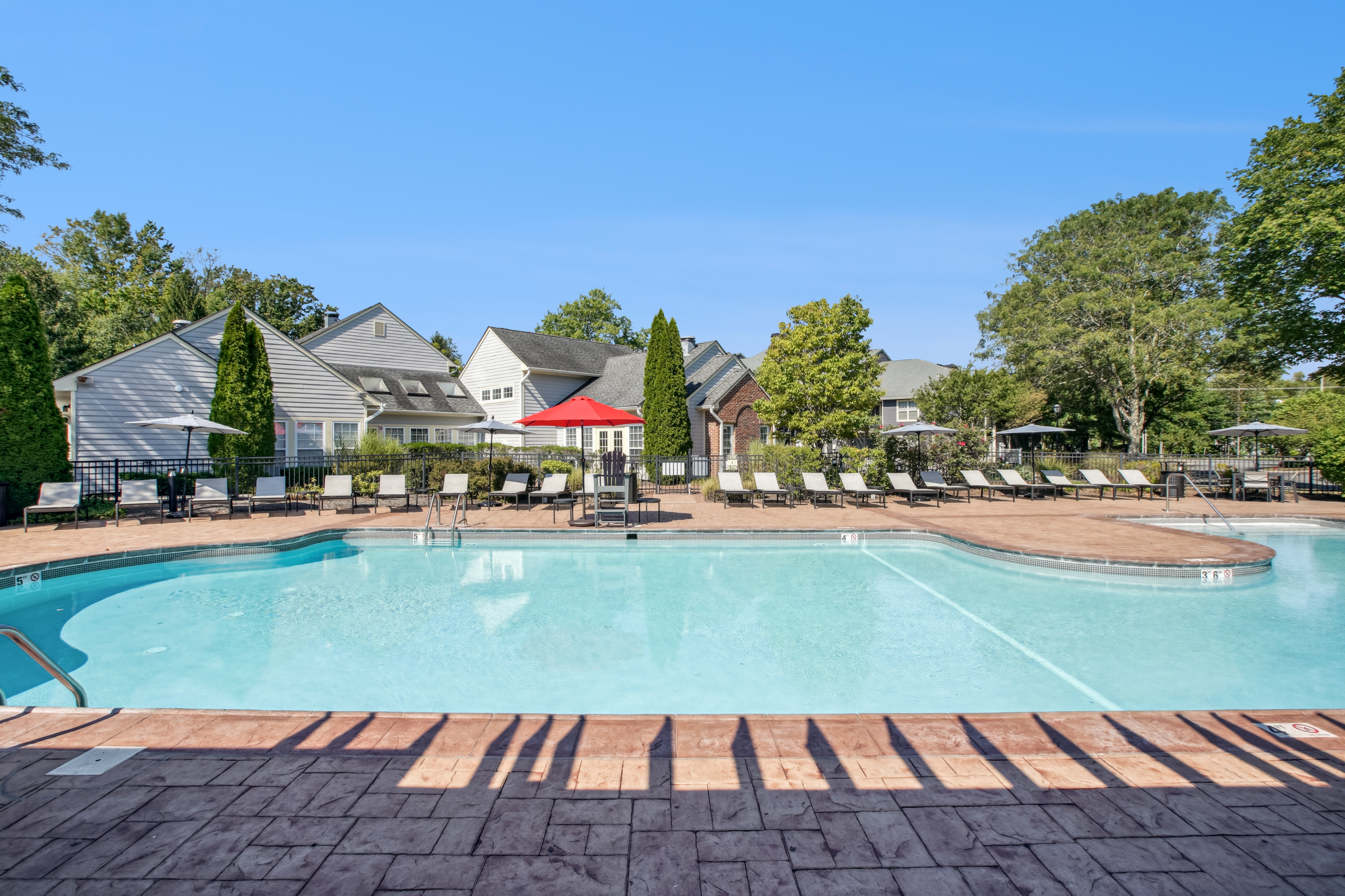 Pool at Eaves (1 of 5)