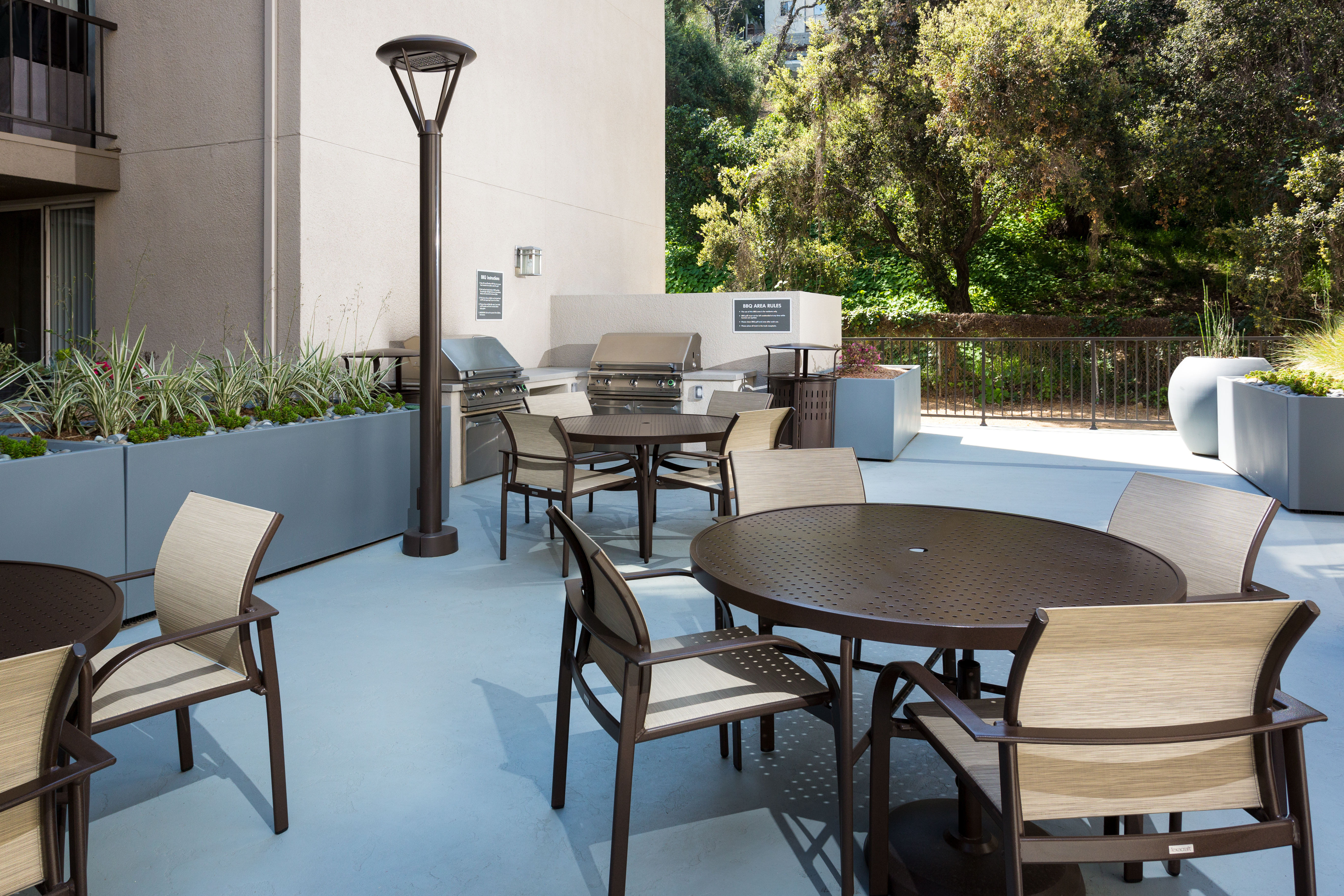 Grill area at Eaves Los Feliz