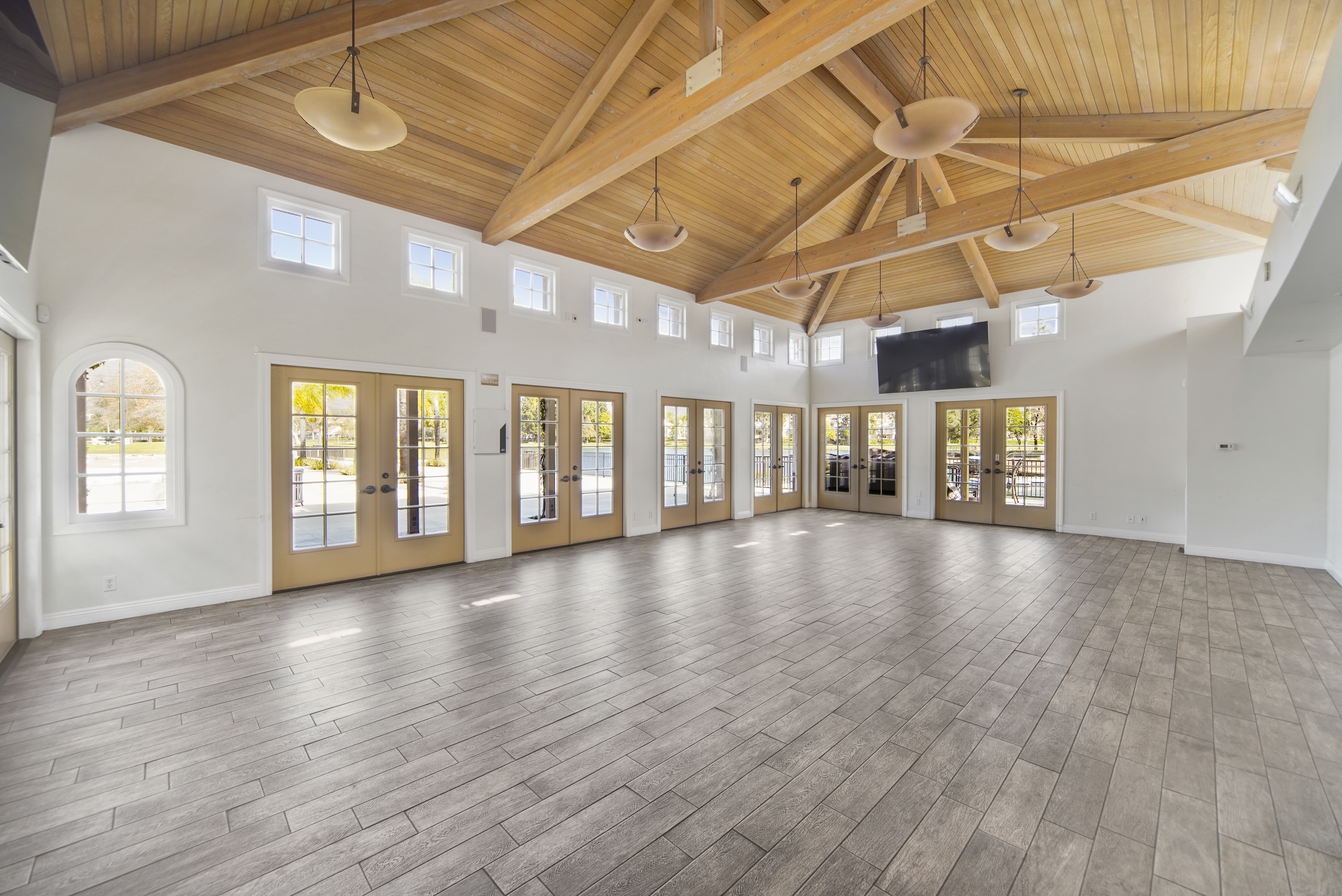 Gym at Eaves Santa Margarita (4 of 4)