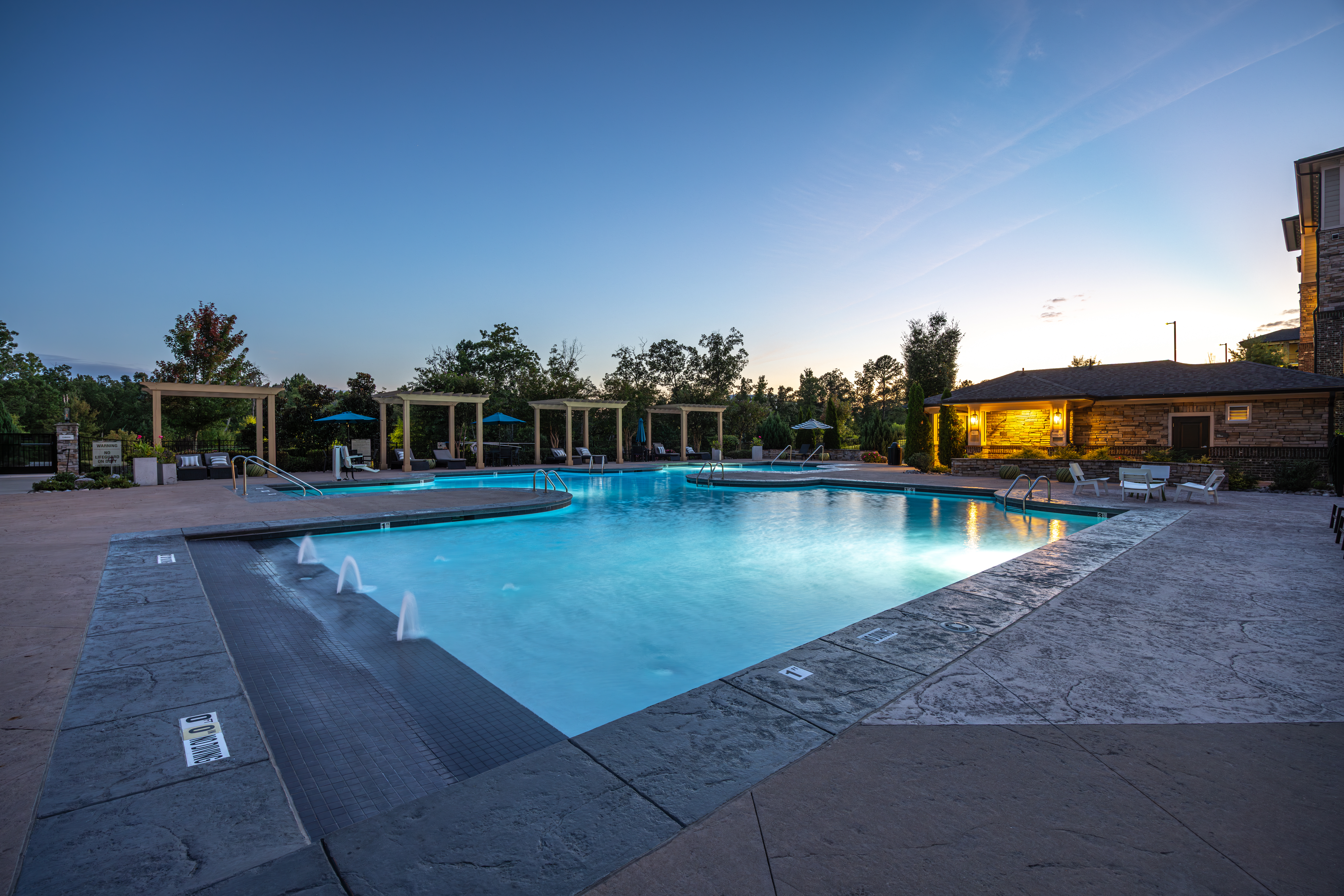 Pool at Avalon Perimeter Park (5 of 6)