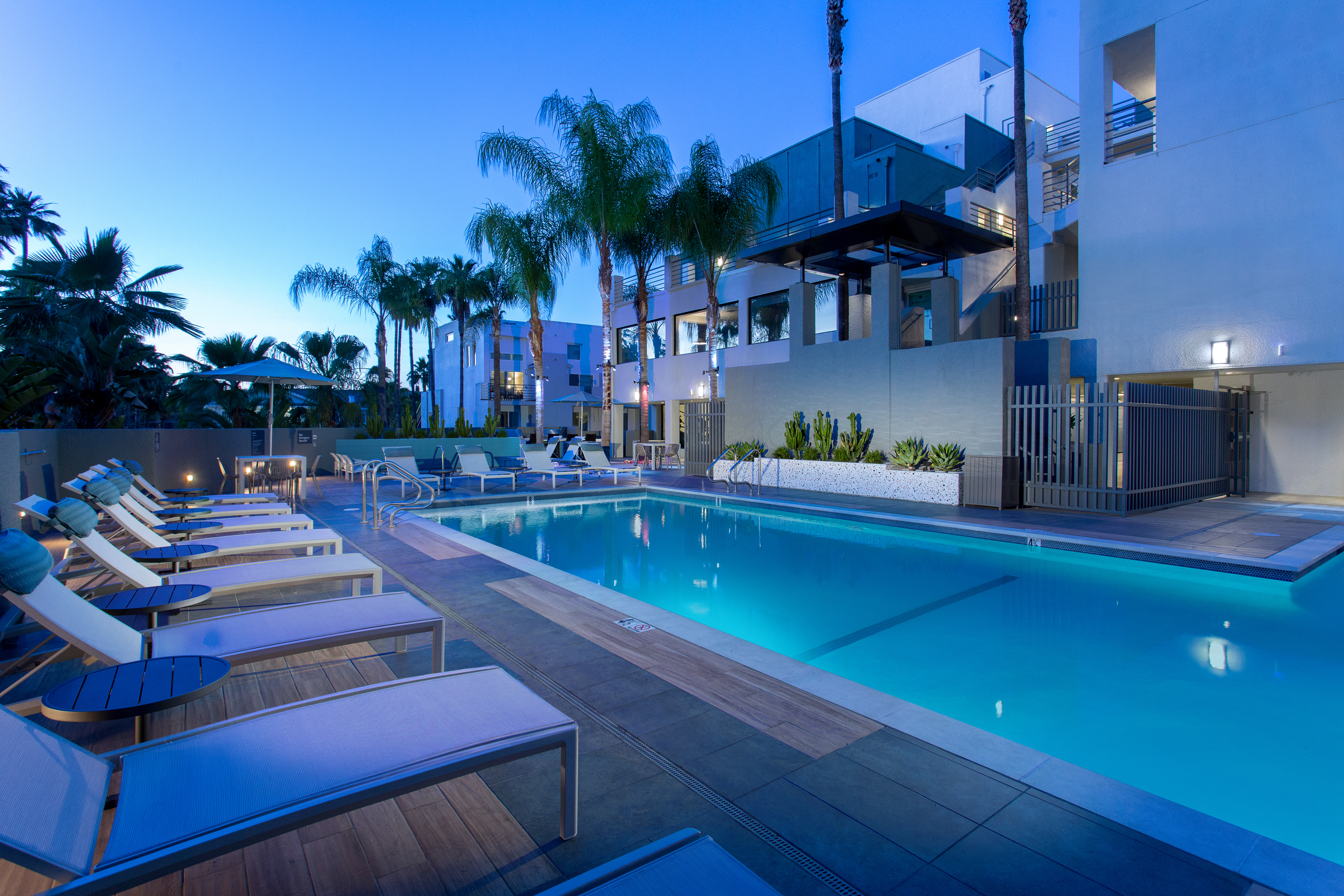 Pool at Avalon (5 of 6)