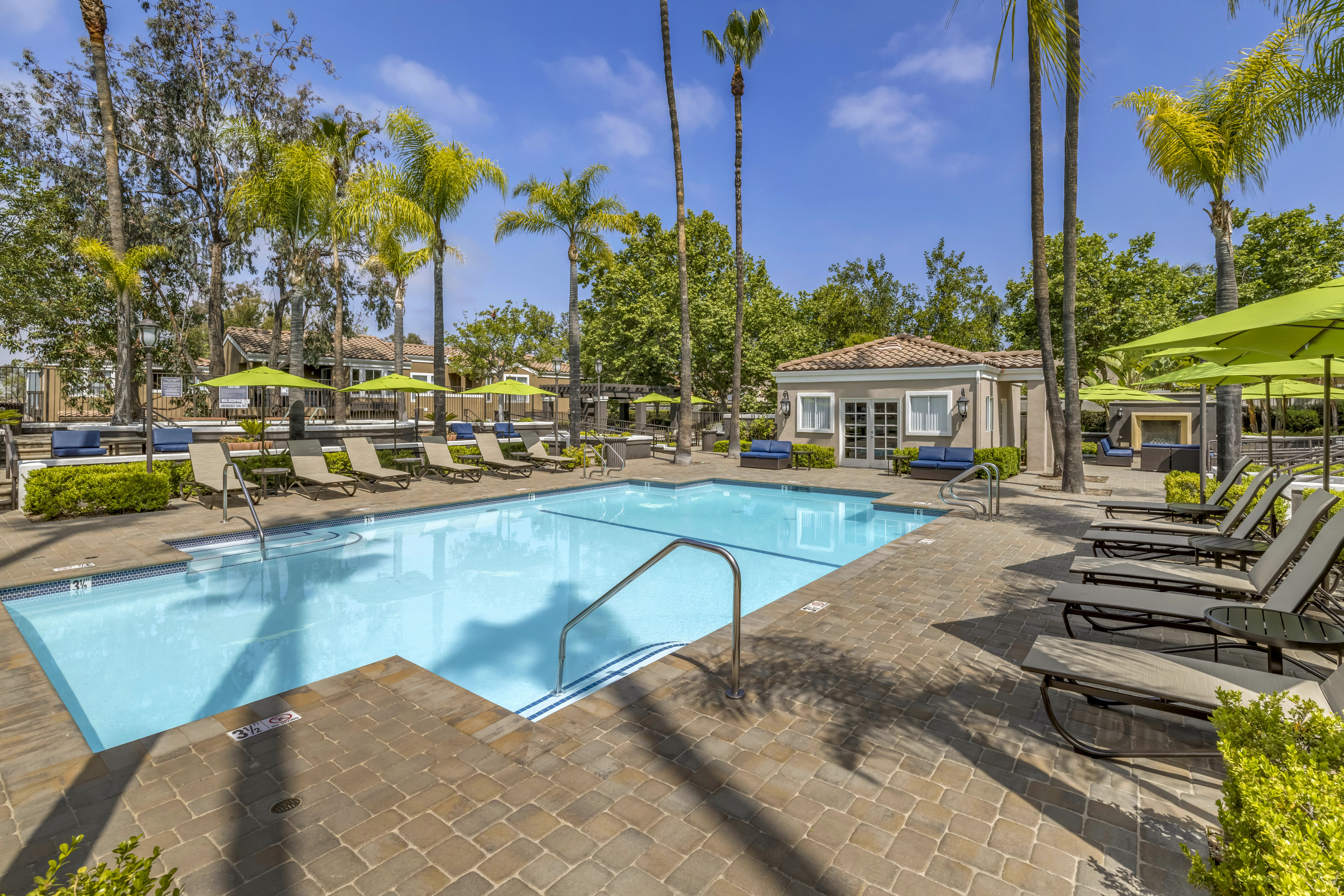 Pool at Eaves Santa Margarita (3 of 8)