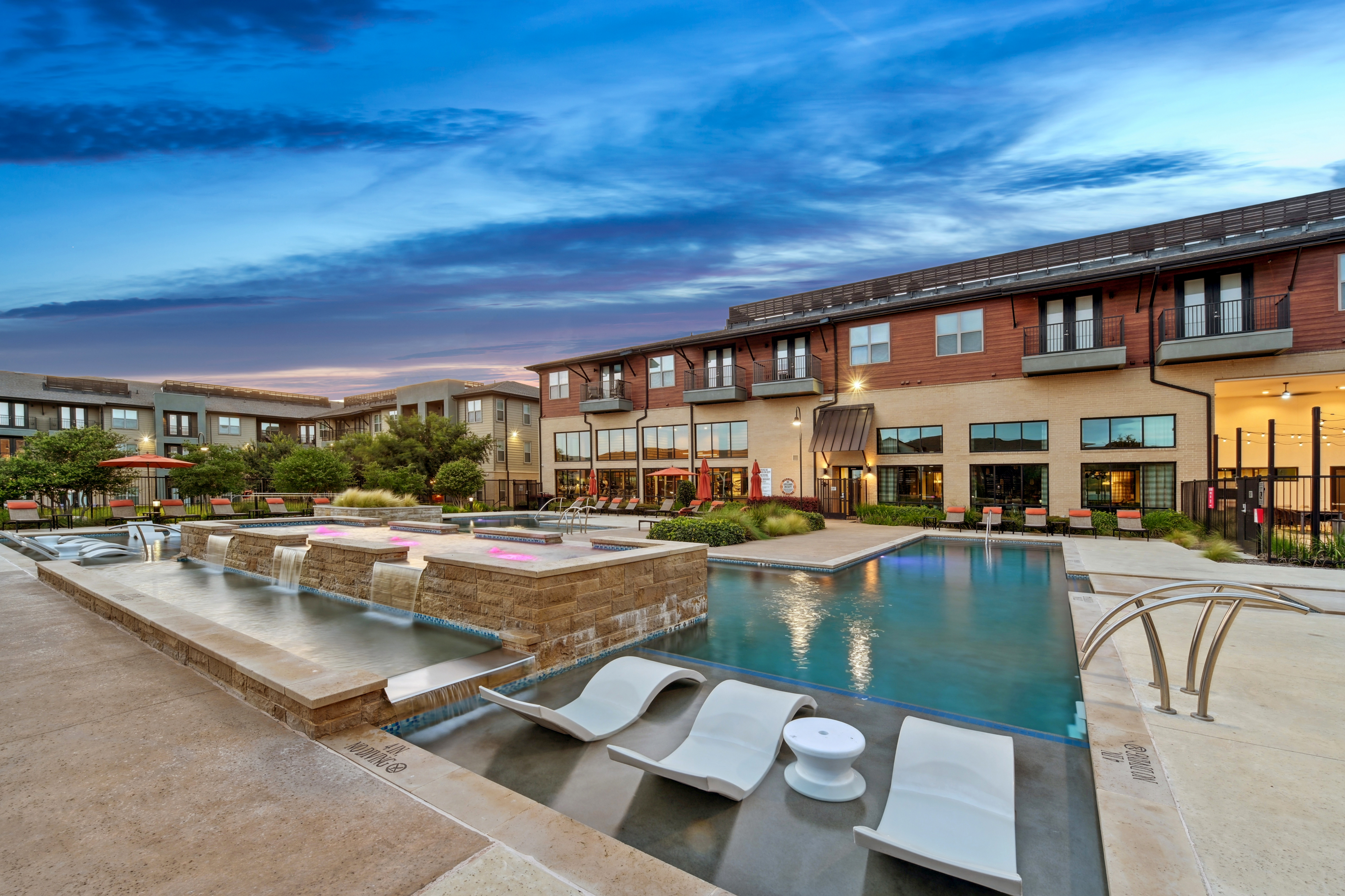 Pool at Avalon Castle Hills (5 of 7)