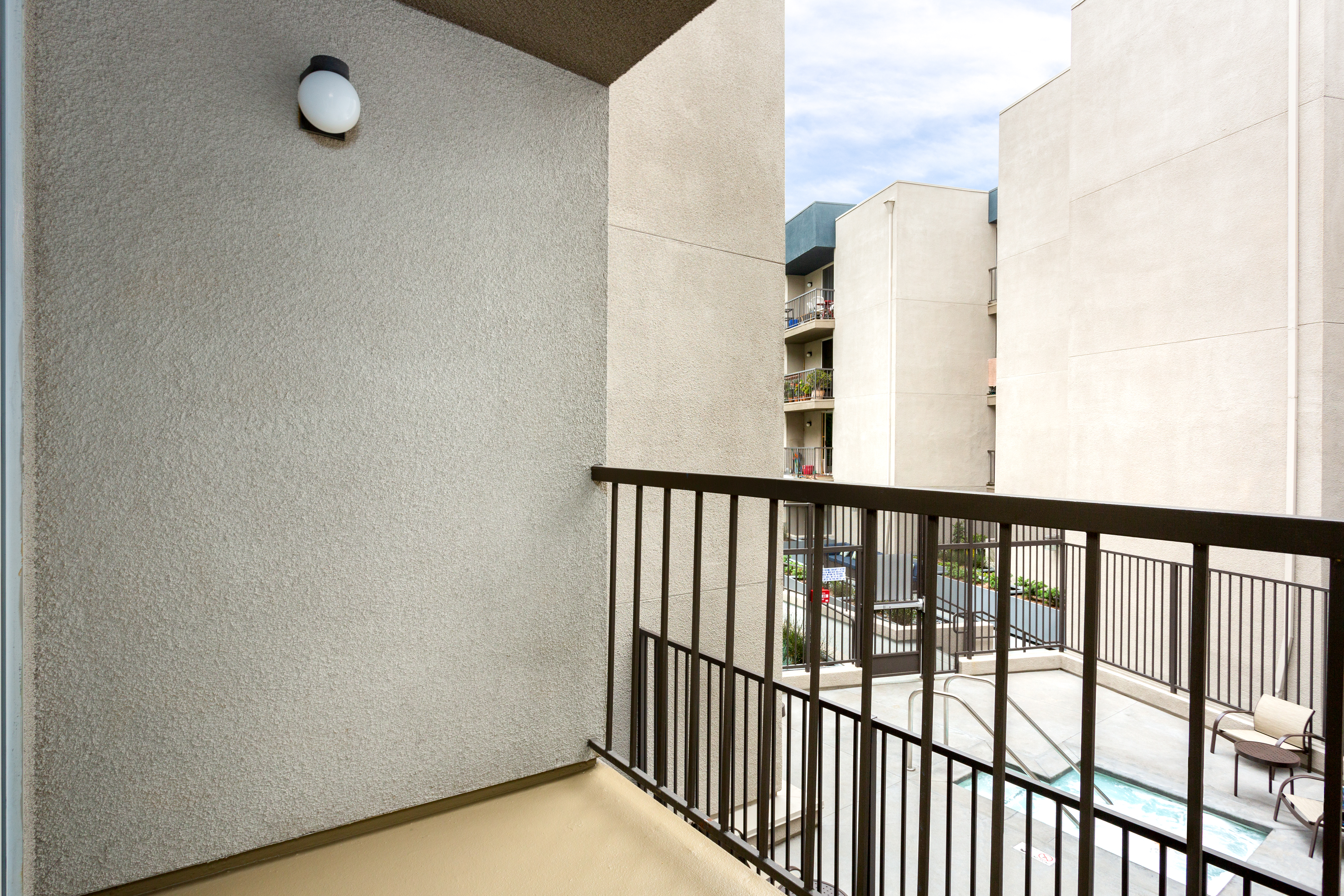 Eaves Los Feliz 7 of 12