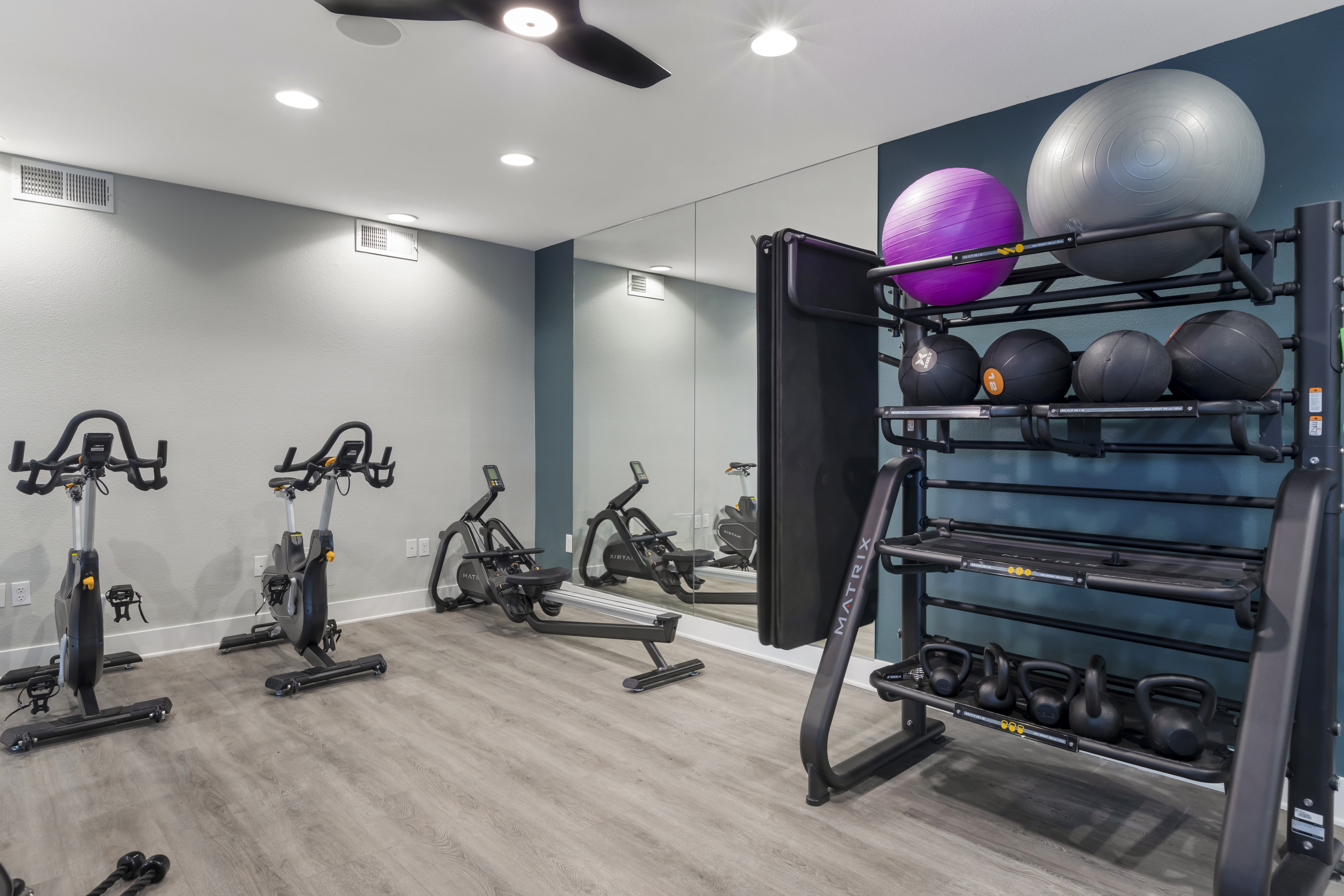 Gym at Avalon (1 of 4)