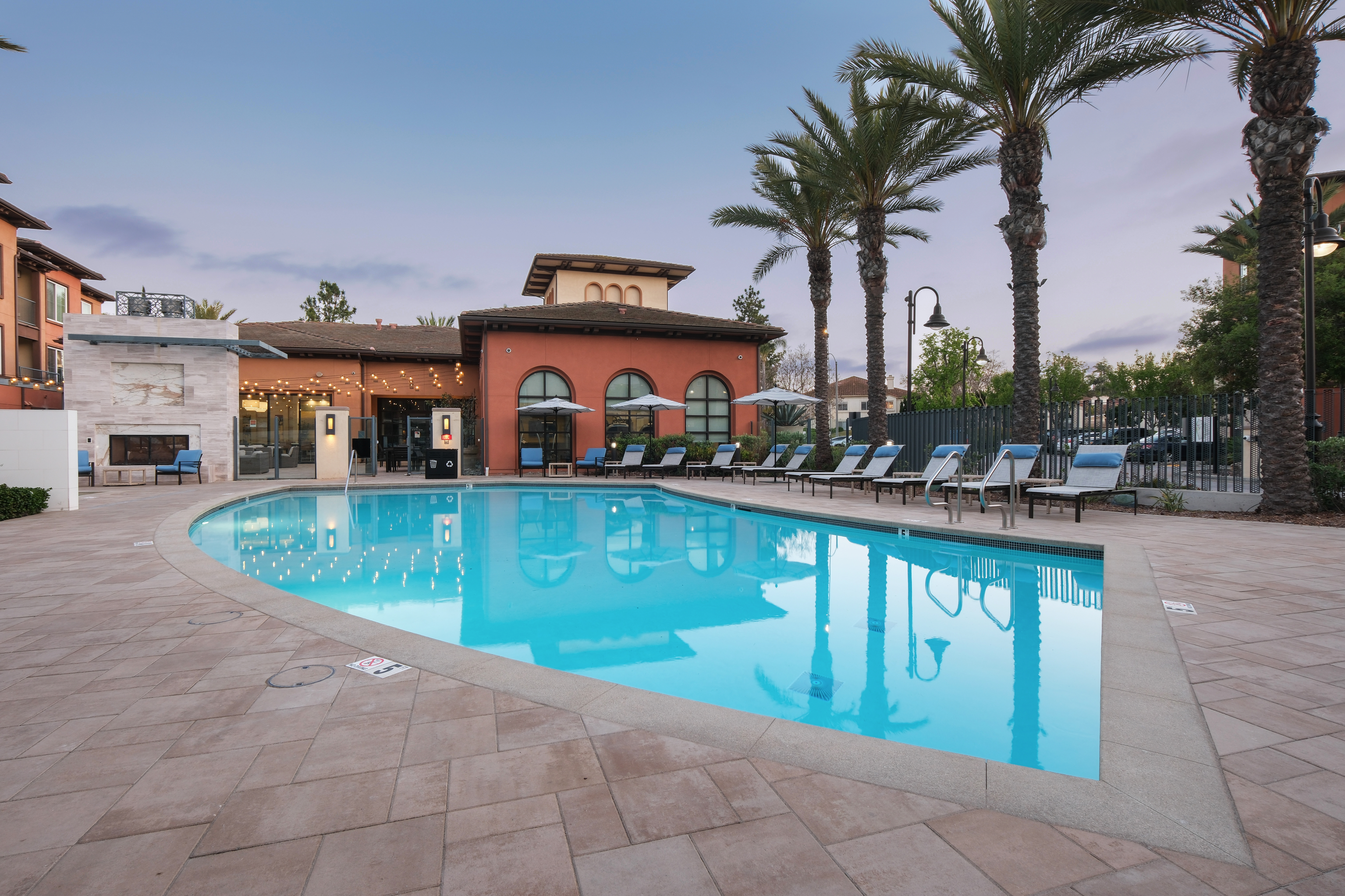 Pool at Avalon (4 of 6)