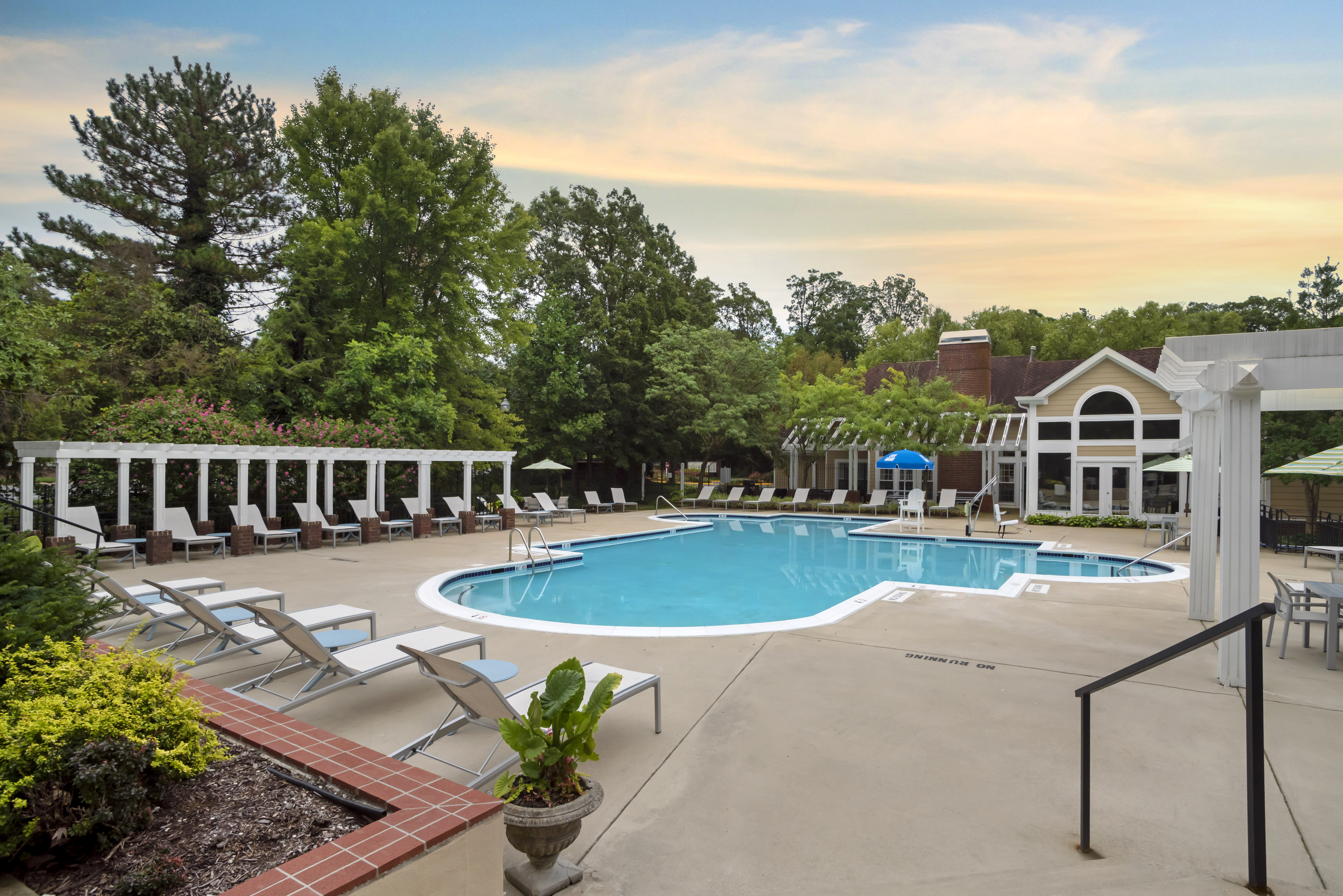 Pool at Eaves Fair Lakes (1 of 3)