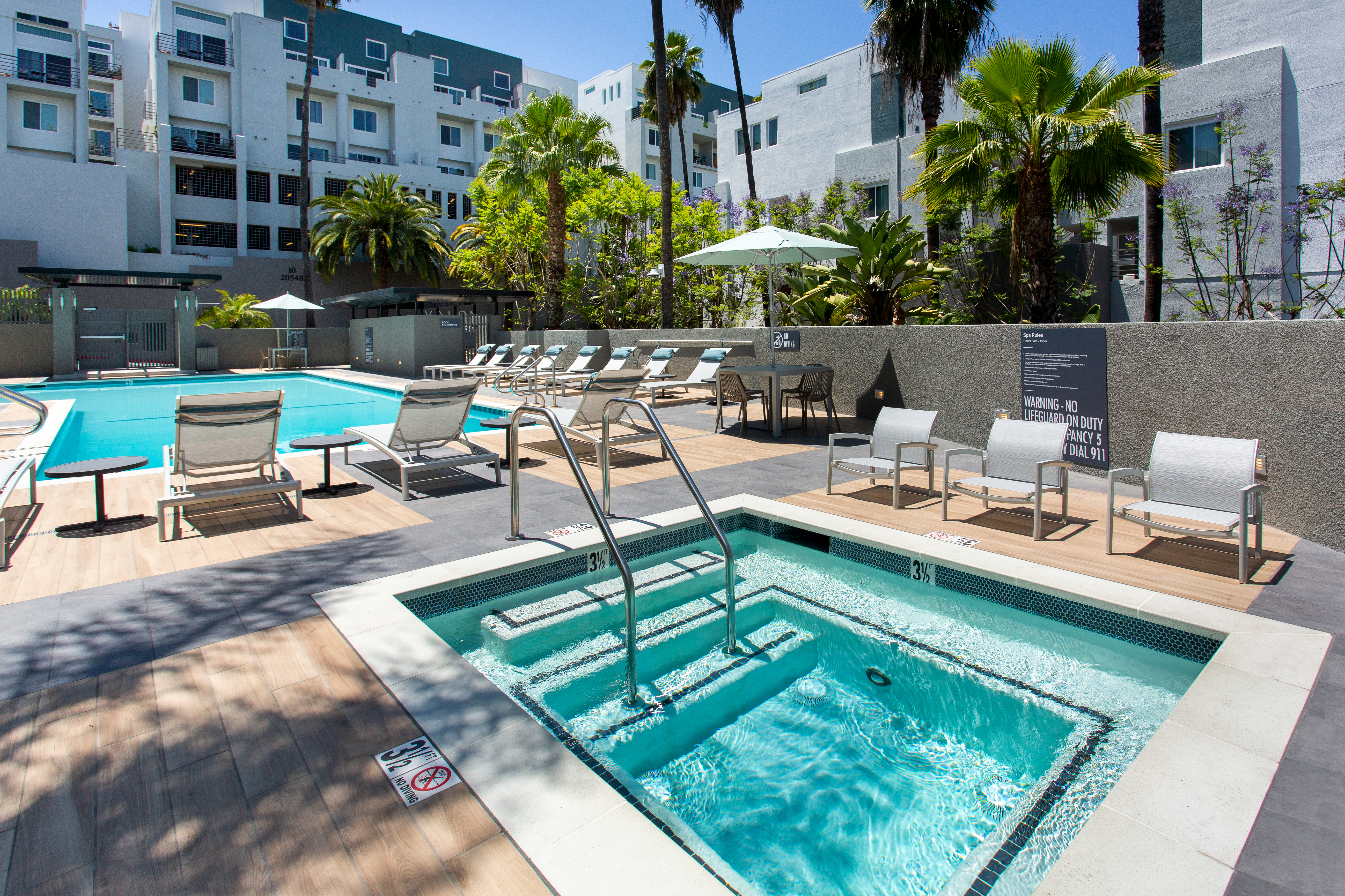 Pool at Avalon (2 of 6)