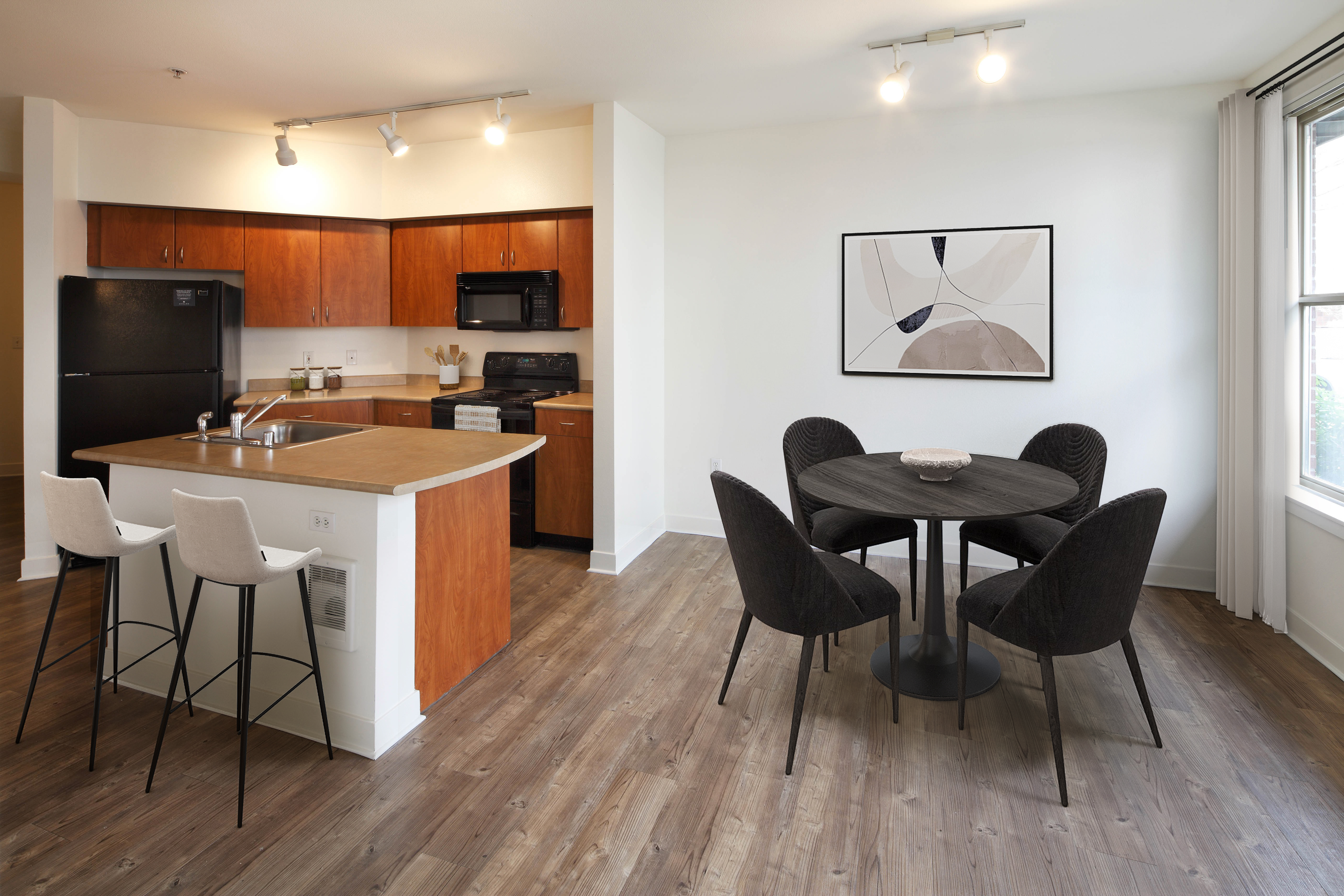 Avalon Bellevue 7 of 12