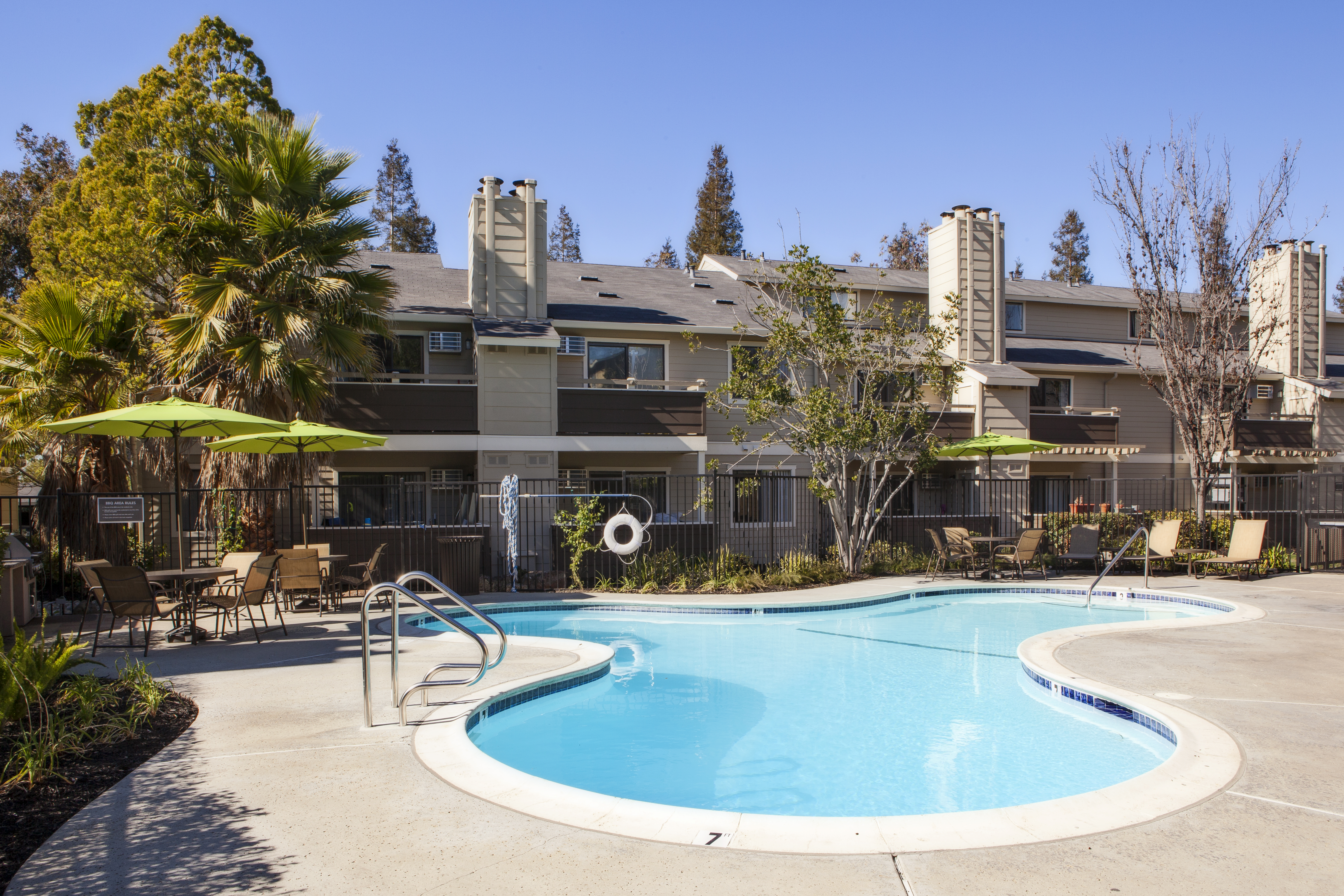 Pool at Eaves (3 of 3)
