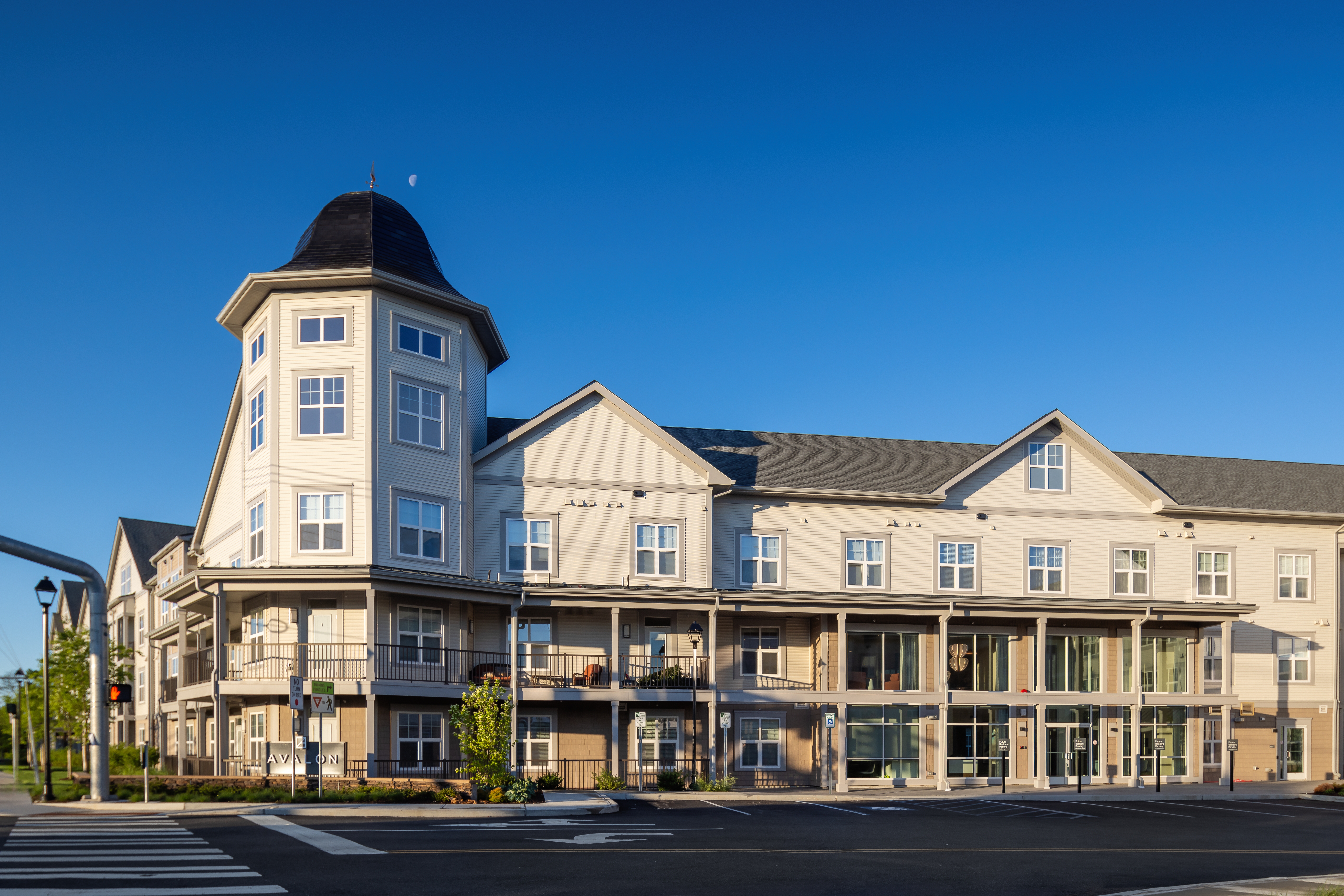 Avalon Amityville 47 of 48