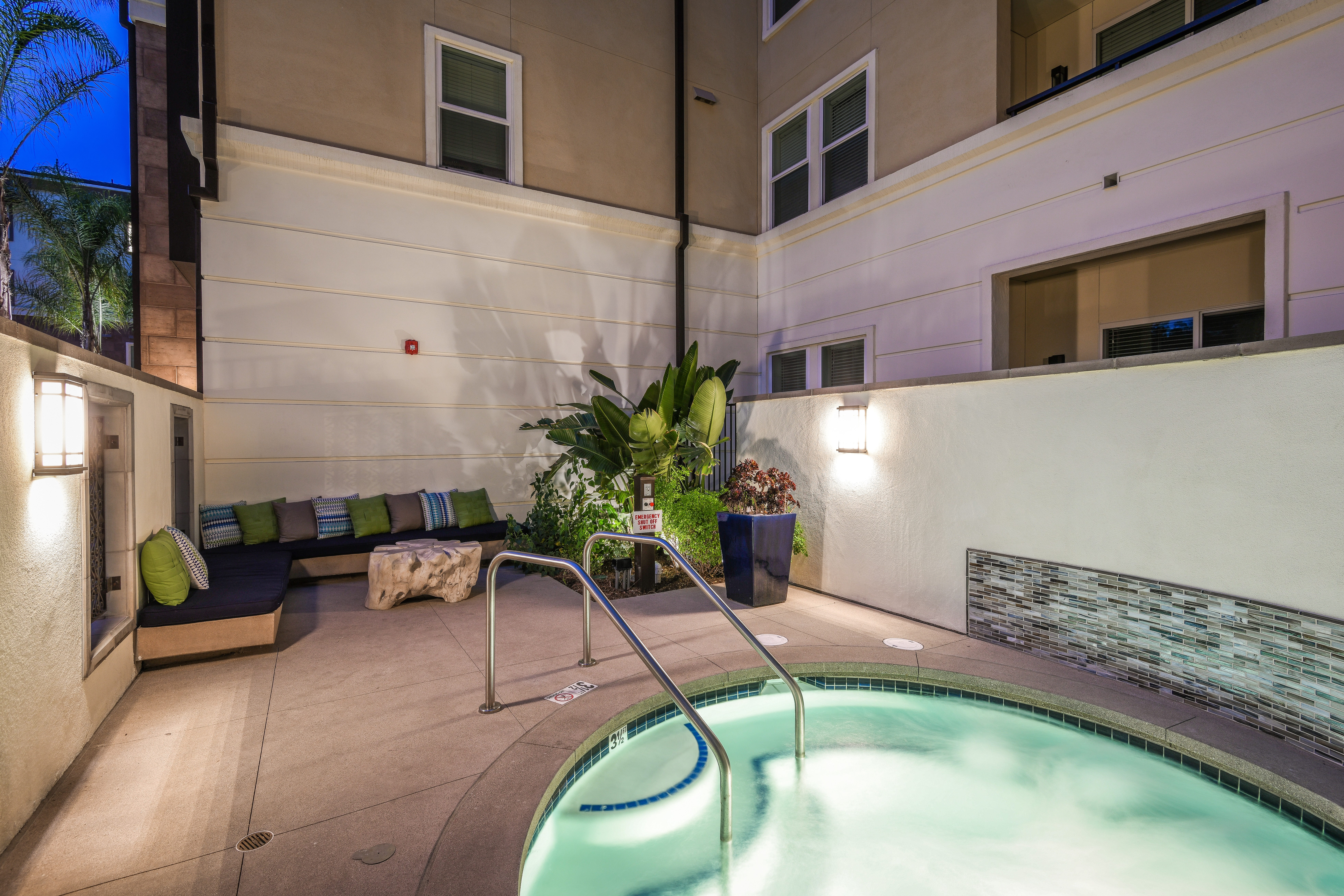 Pool at Avalon (4 of 4)