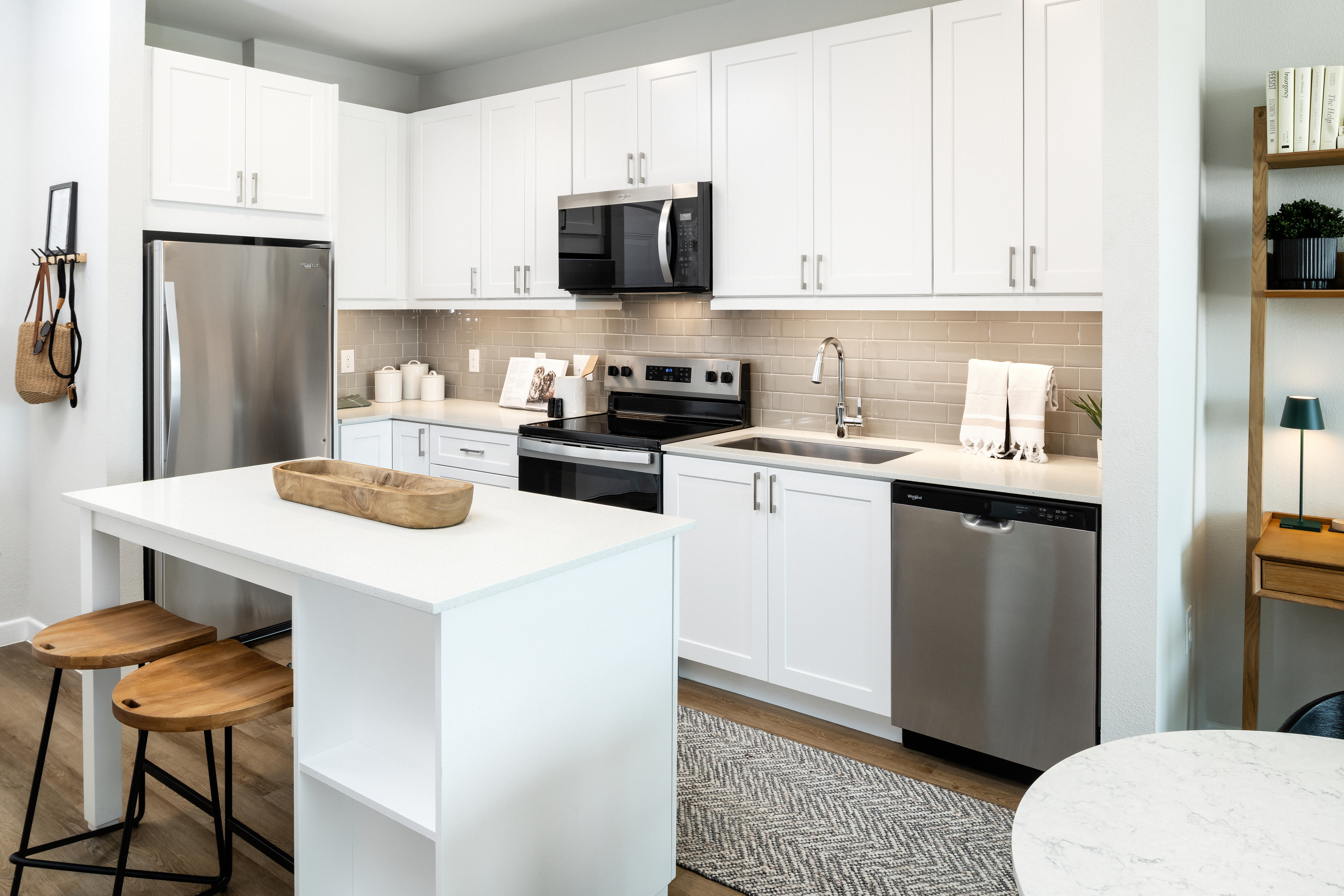 Avalon Tech Ridge 1 of 8