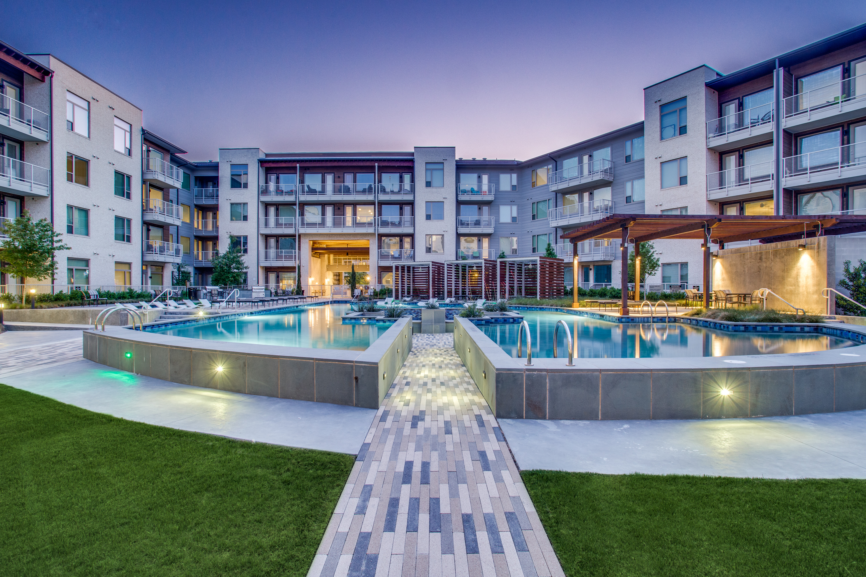 Pool at Avalon West Plano (1 of 4)