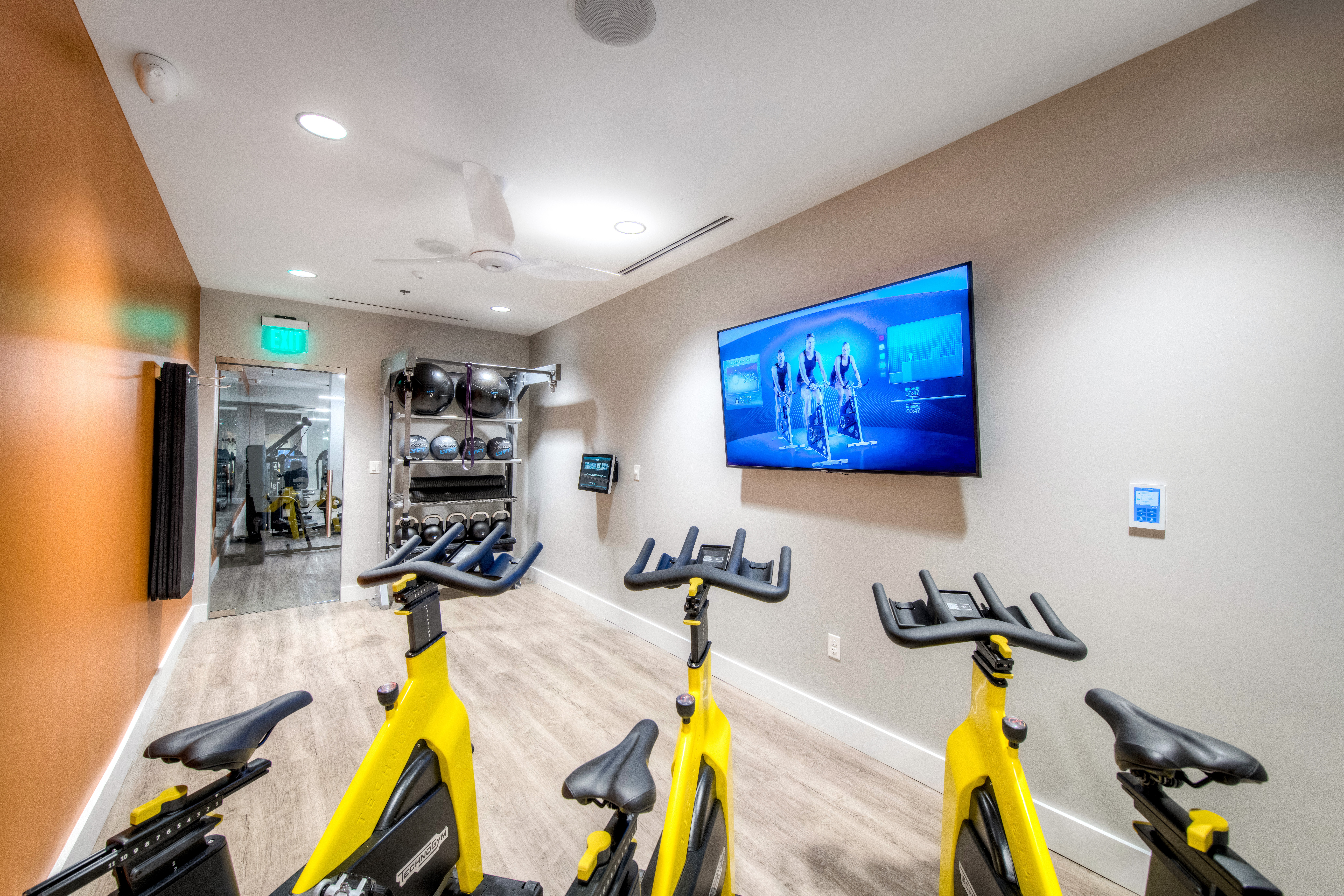 Gym at Avalon Clarendon (3 of 4)