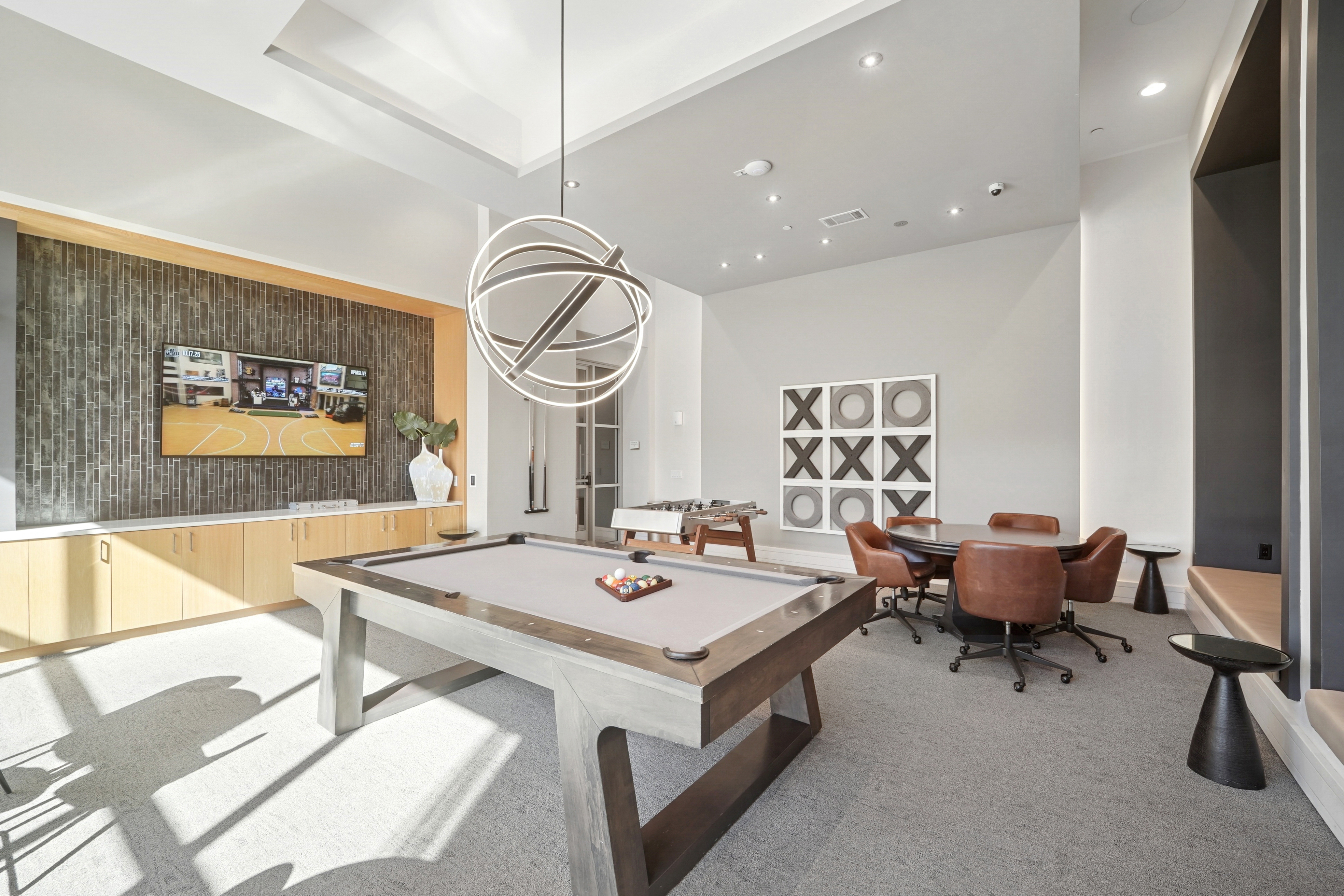 Game room at Avalon Lowry (3 of 3)