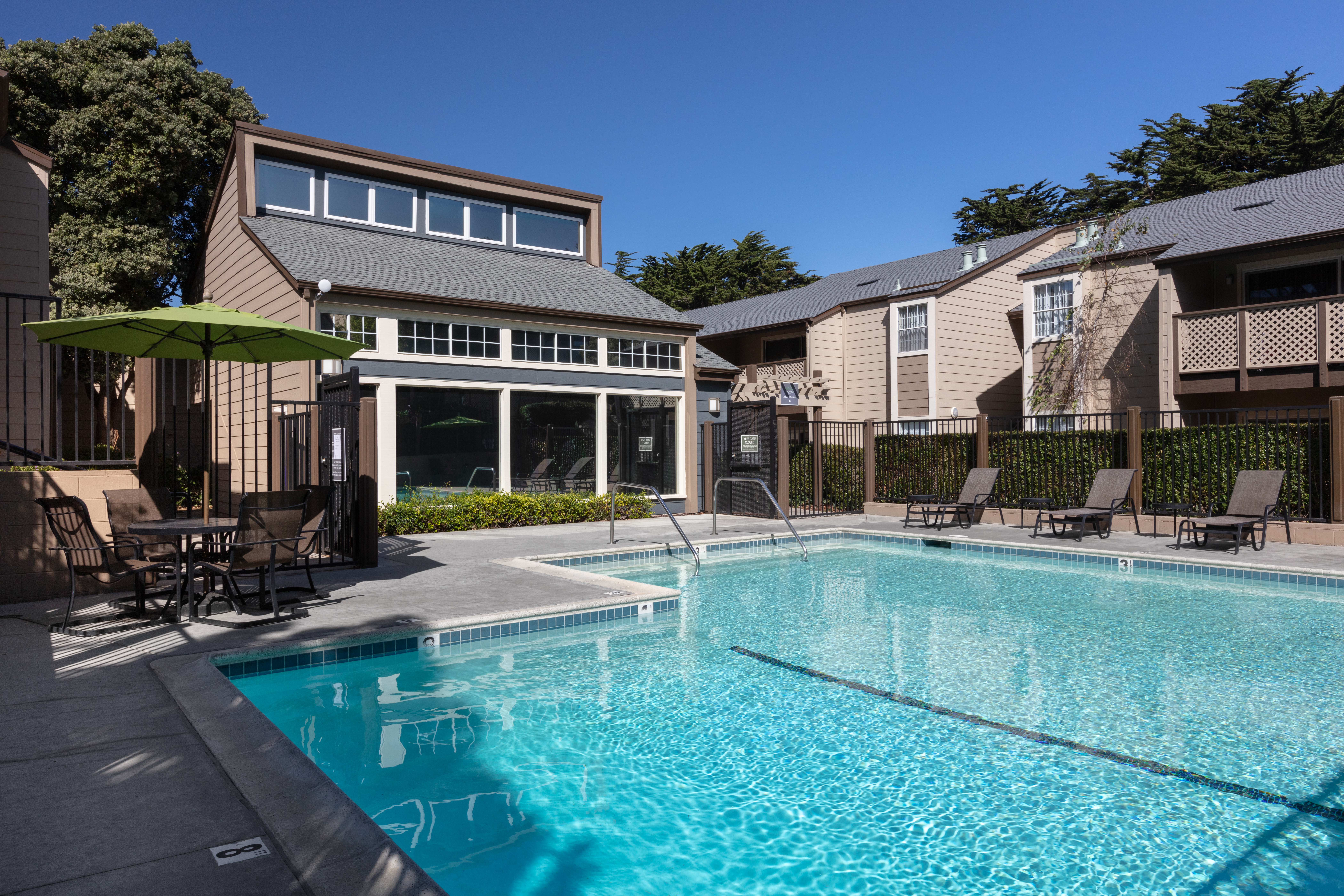 Pool at Eaves (3 of 3)