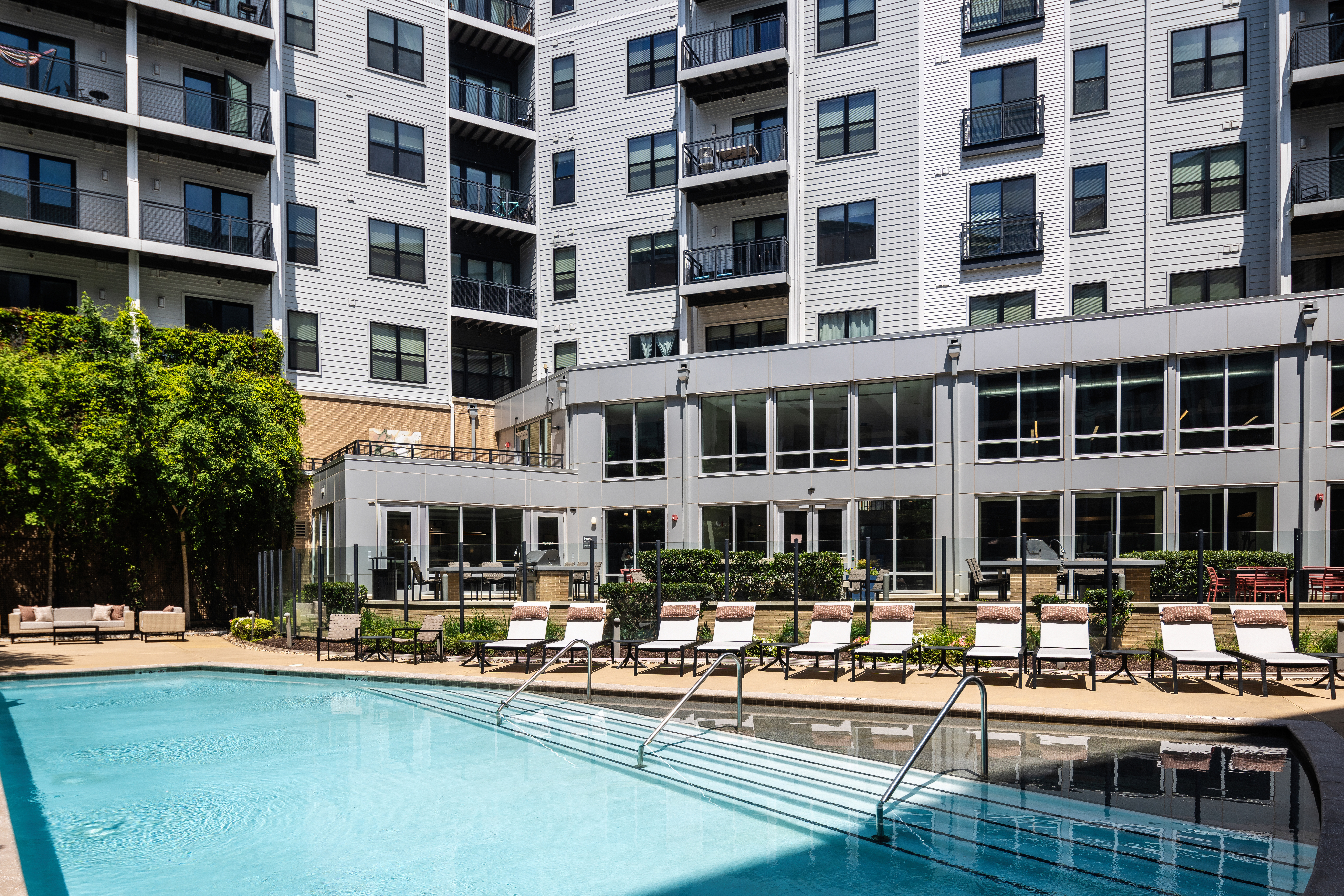 Pool at Avalon Mosaic (2 of 2)