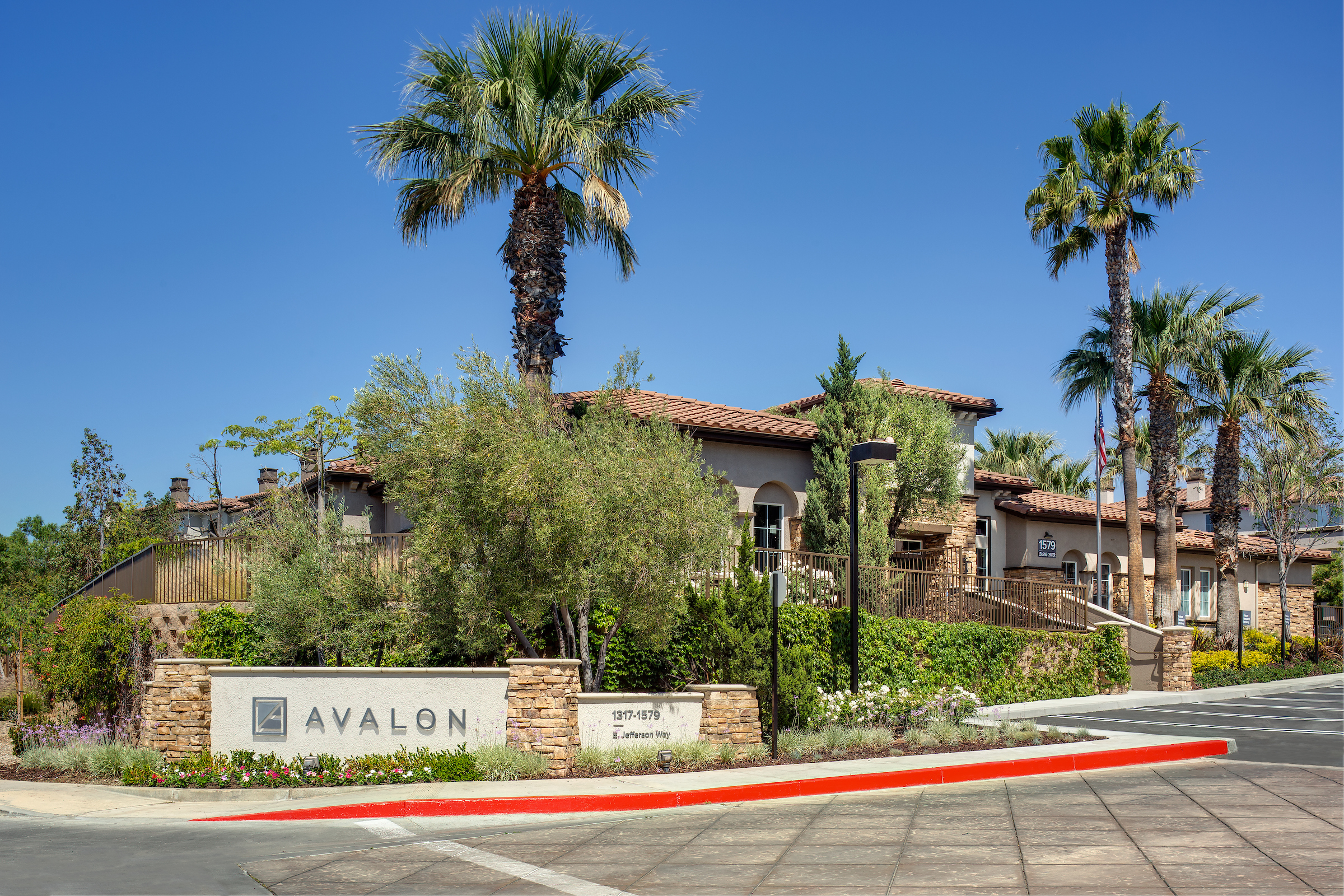 Pool at Avalon (5 of 5)