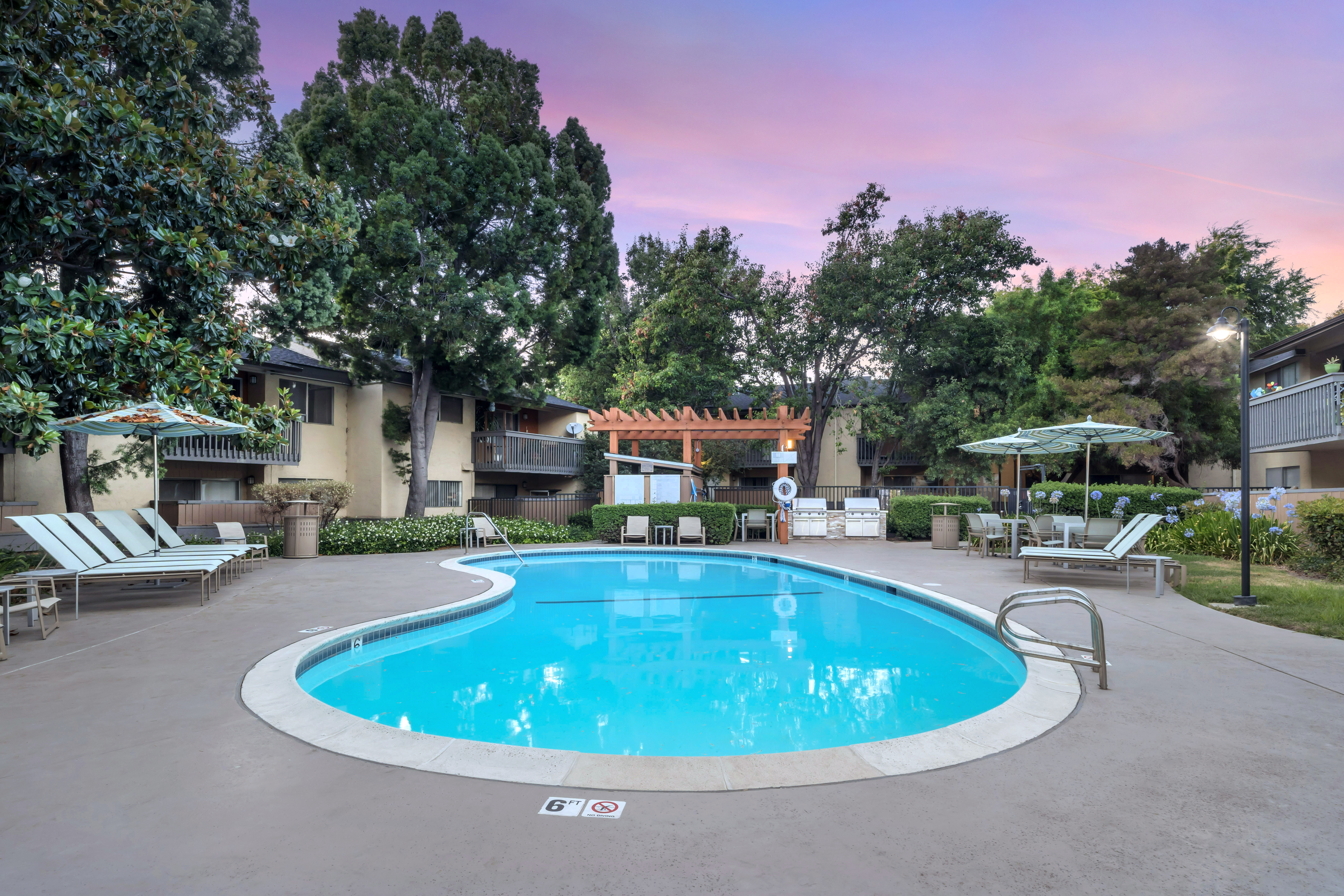 Pool at Eaves (2 of 6)