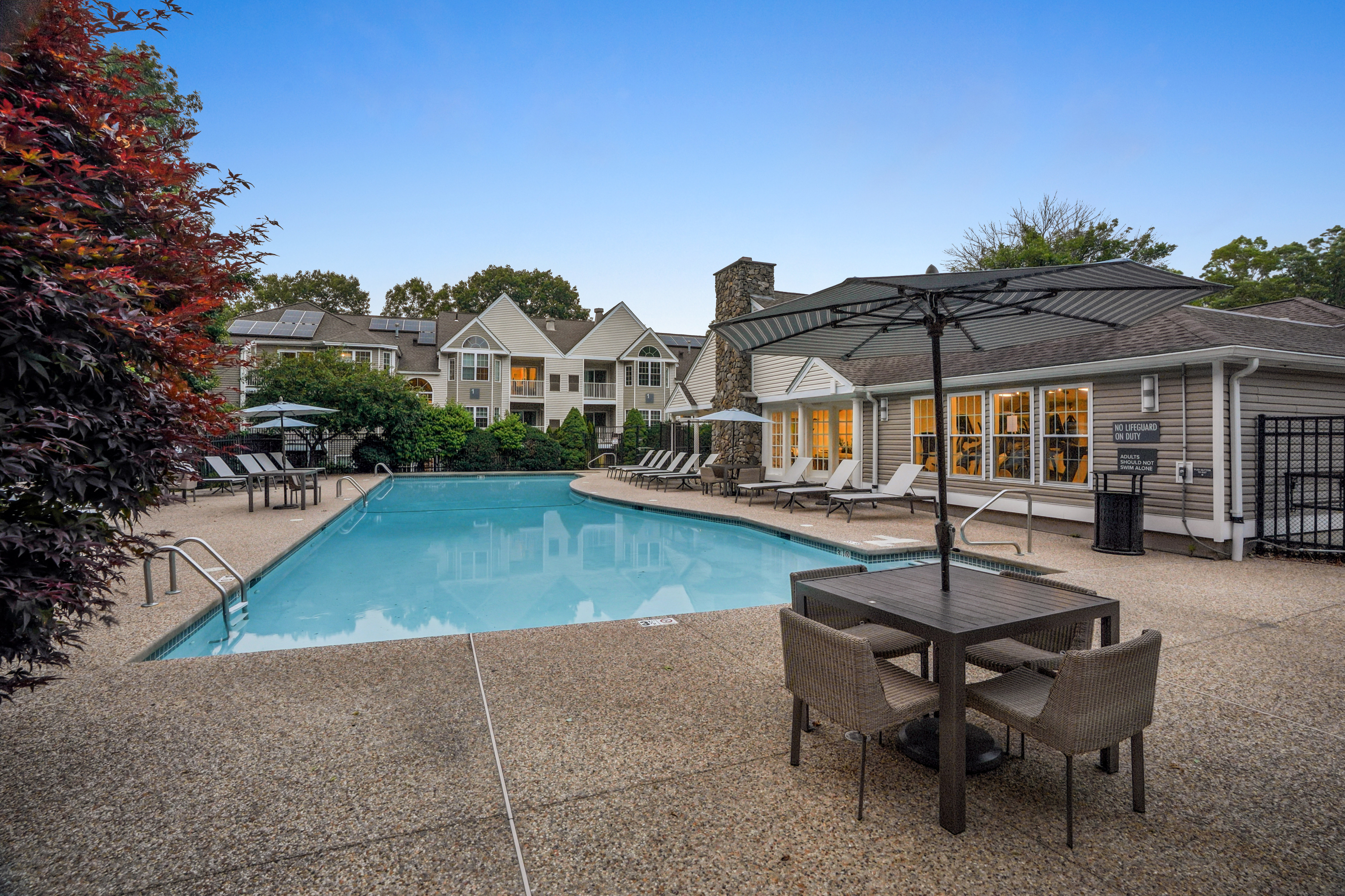 Pool at Avalon (4 of 5)