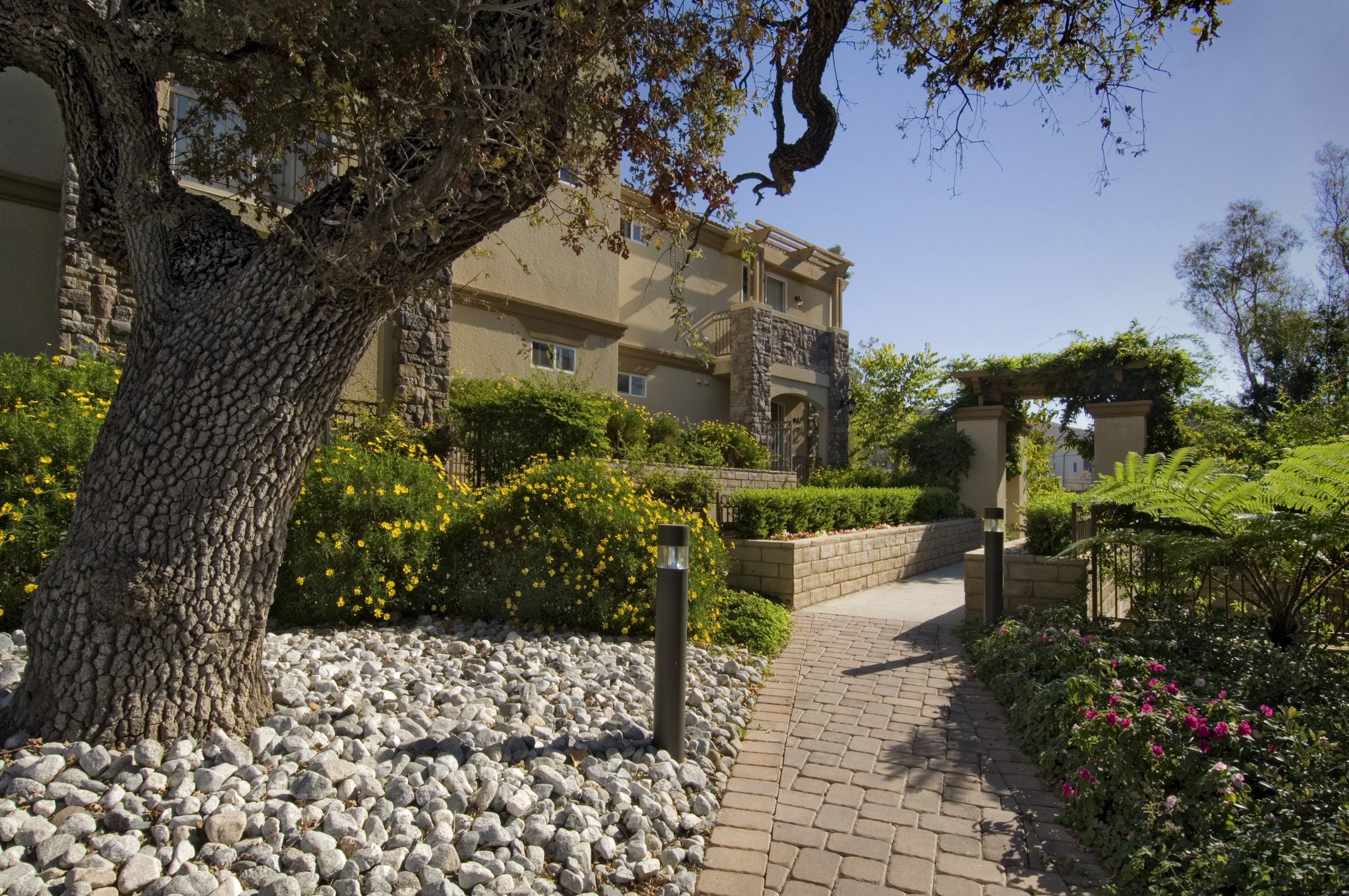 Avalon Thousand Oaks Plaza 29 of 34