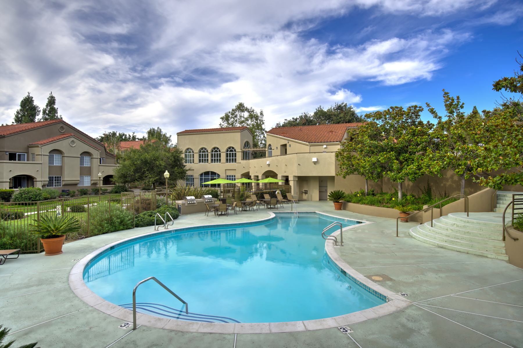 Pool at Eaves (3 of 4)