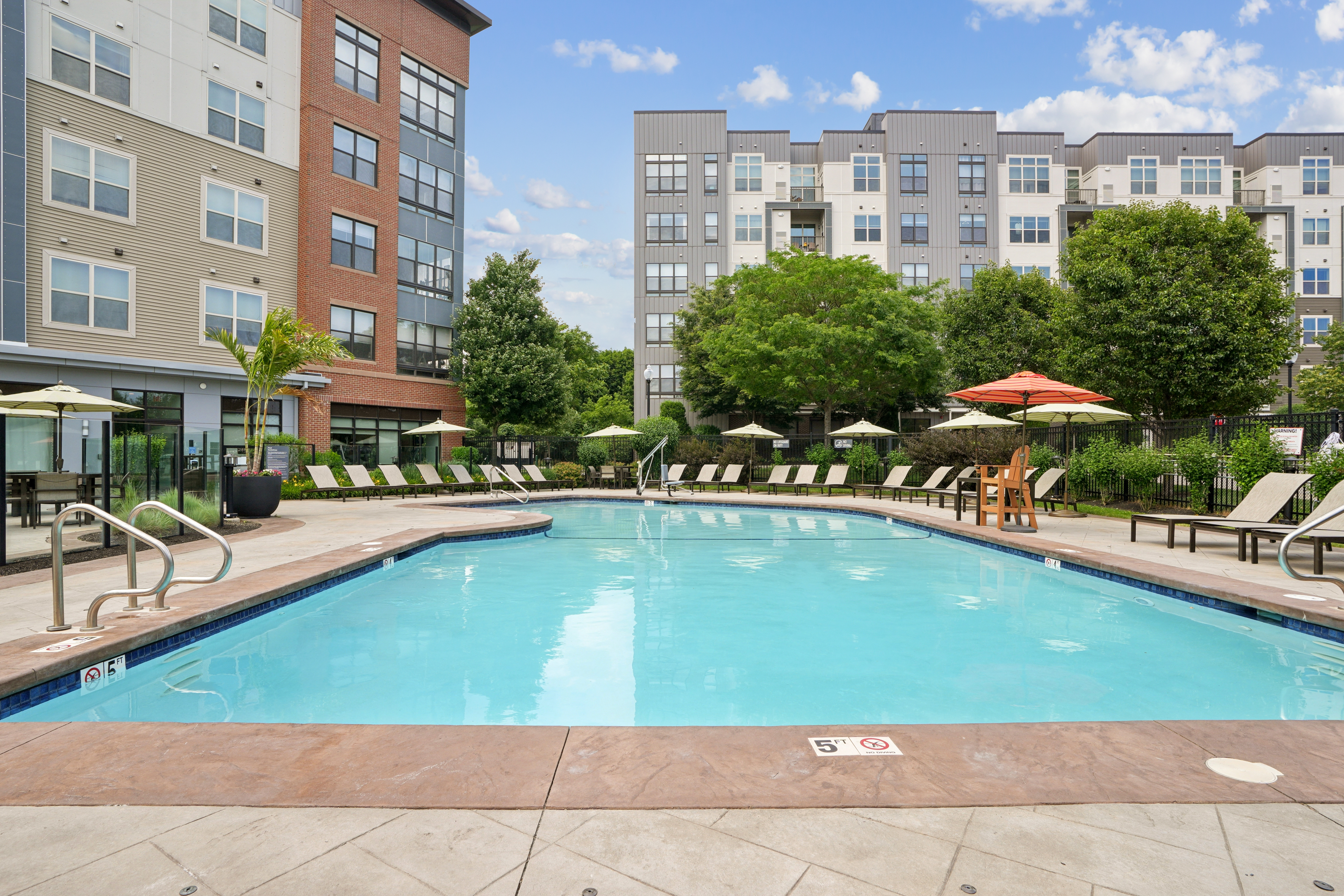 Pool at Avalon (2 of 4)