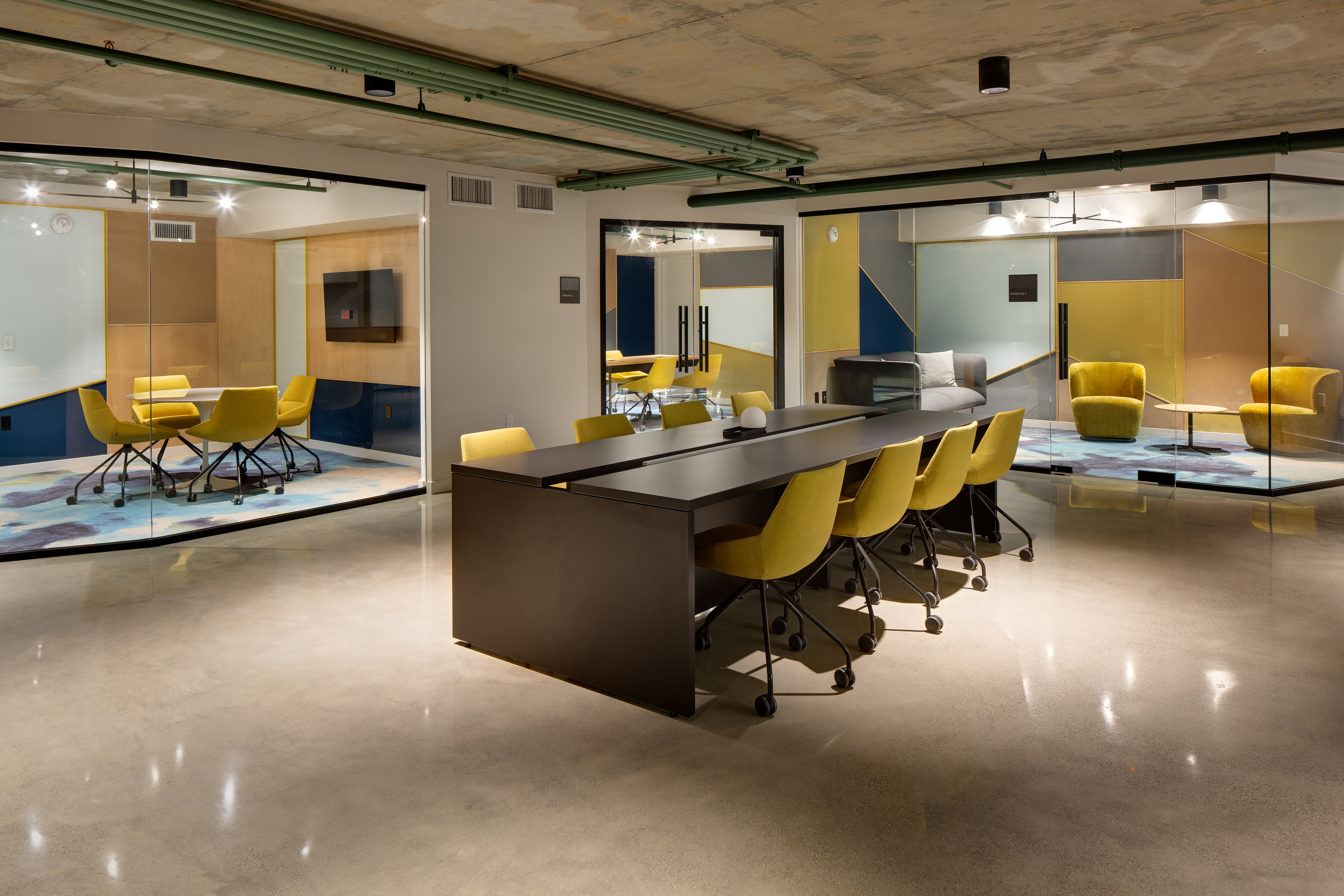 Work space at Ava Hollywood At La Pietra Place