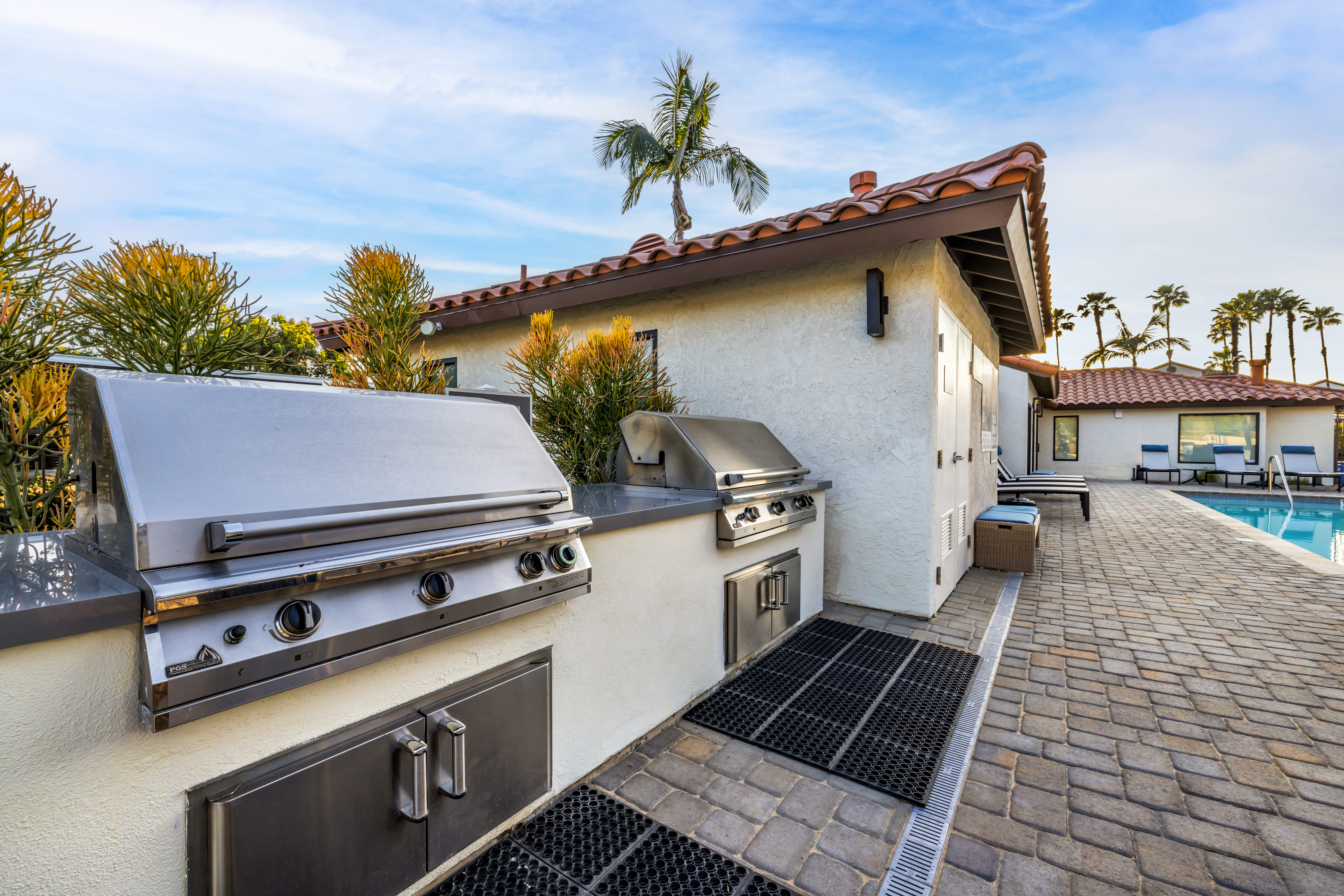 Grill area at Eaves