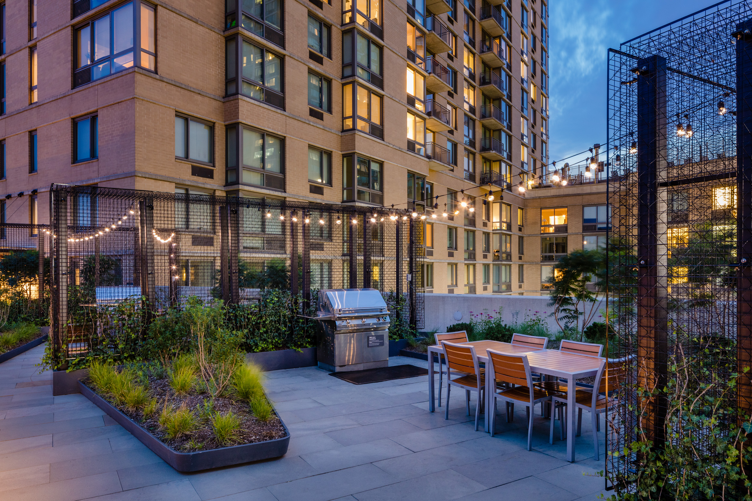 Grill area at Avalon Riverview