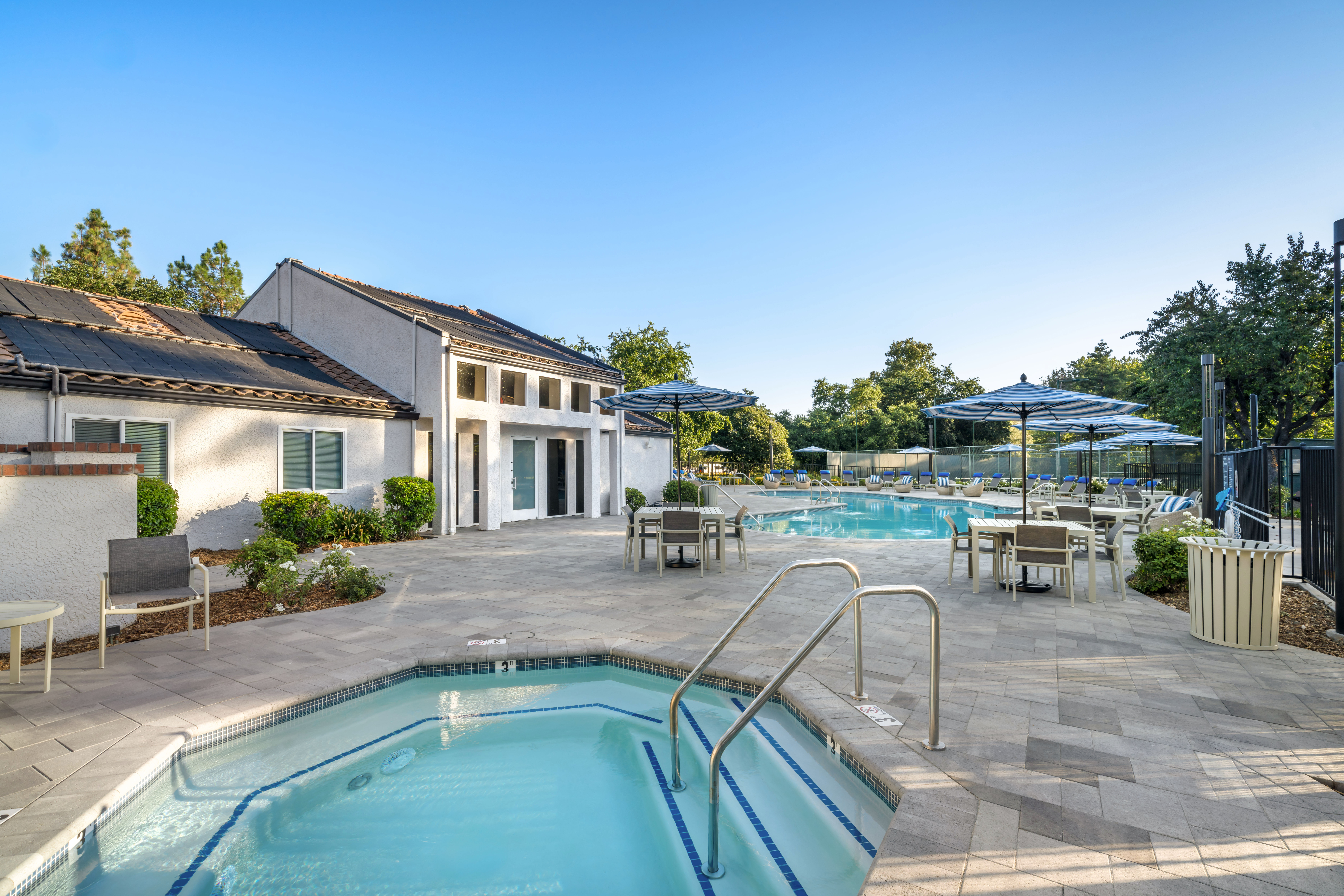 Pool at Avalon (2 of 4)