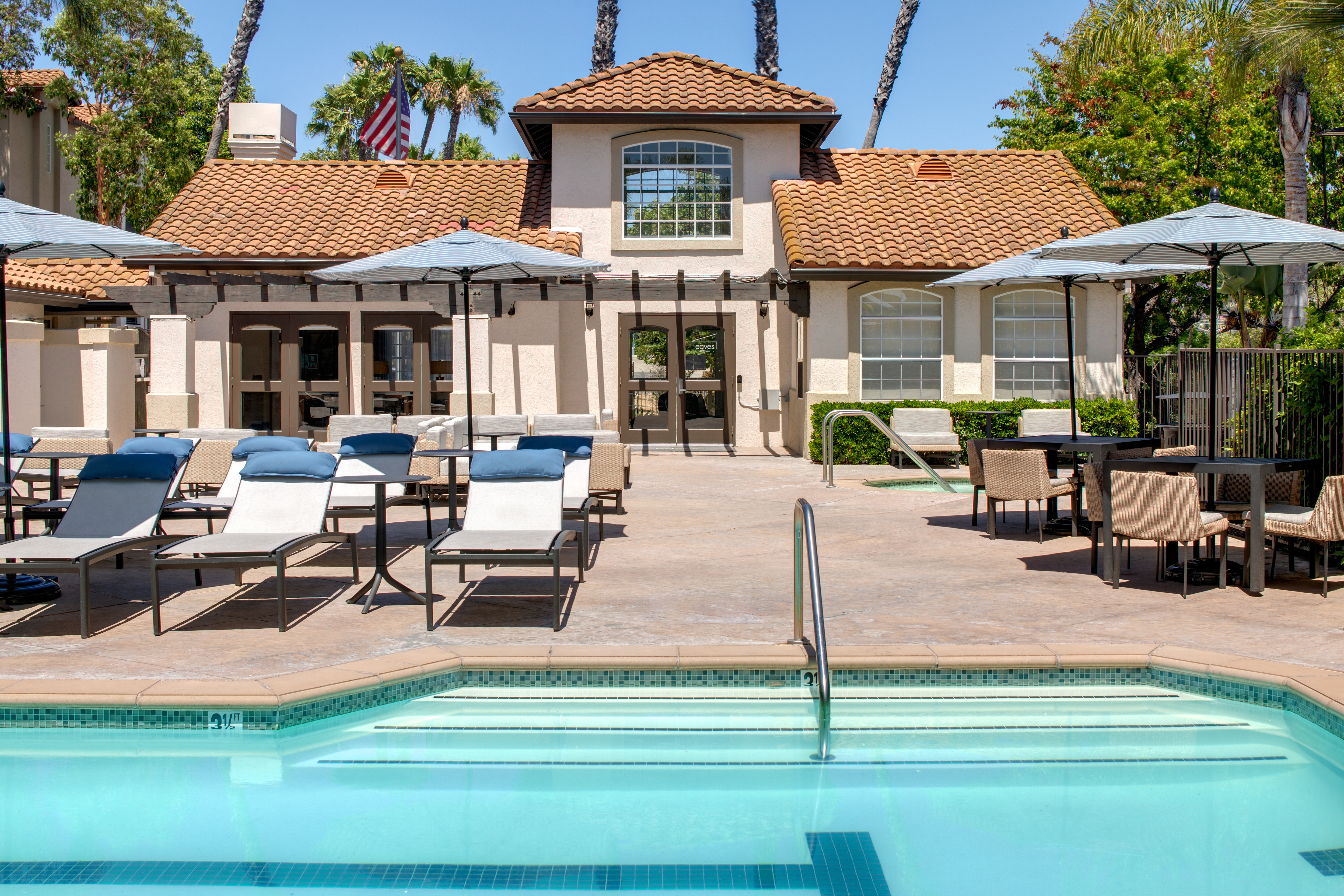 Pool at Eaves (4 of 5)