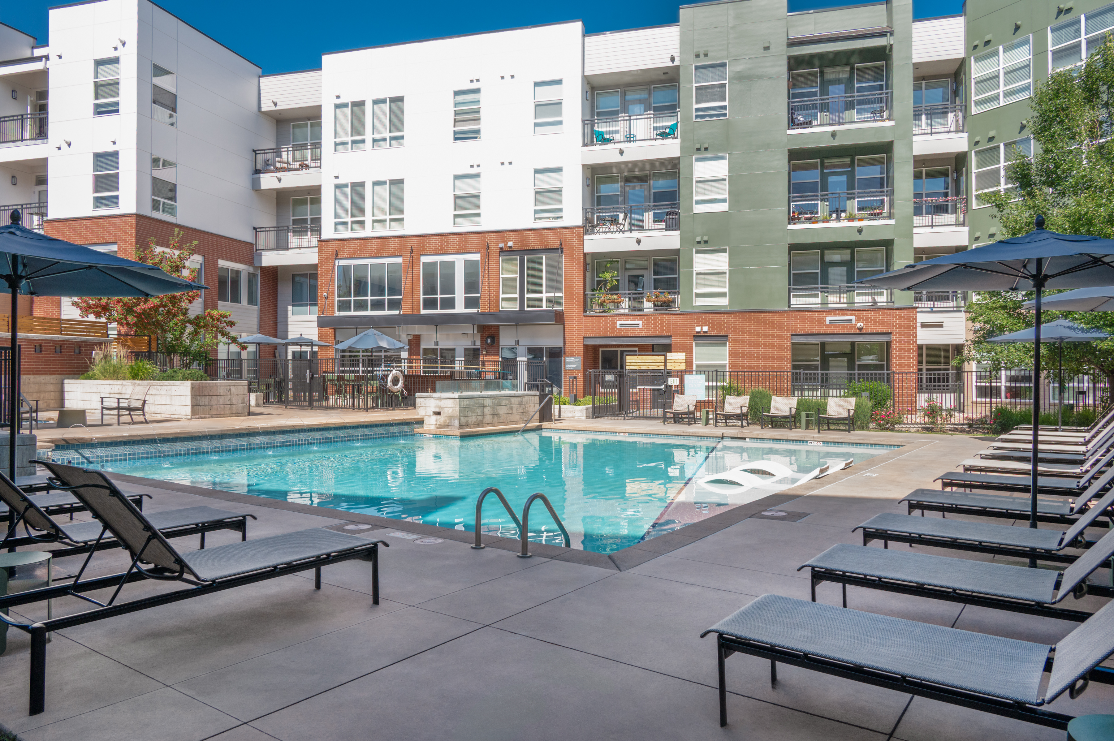 Pool at Avalon Cherry Hills (1 of 7)