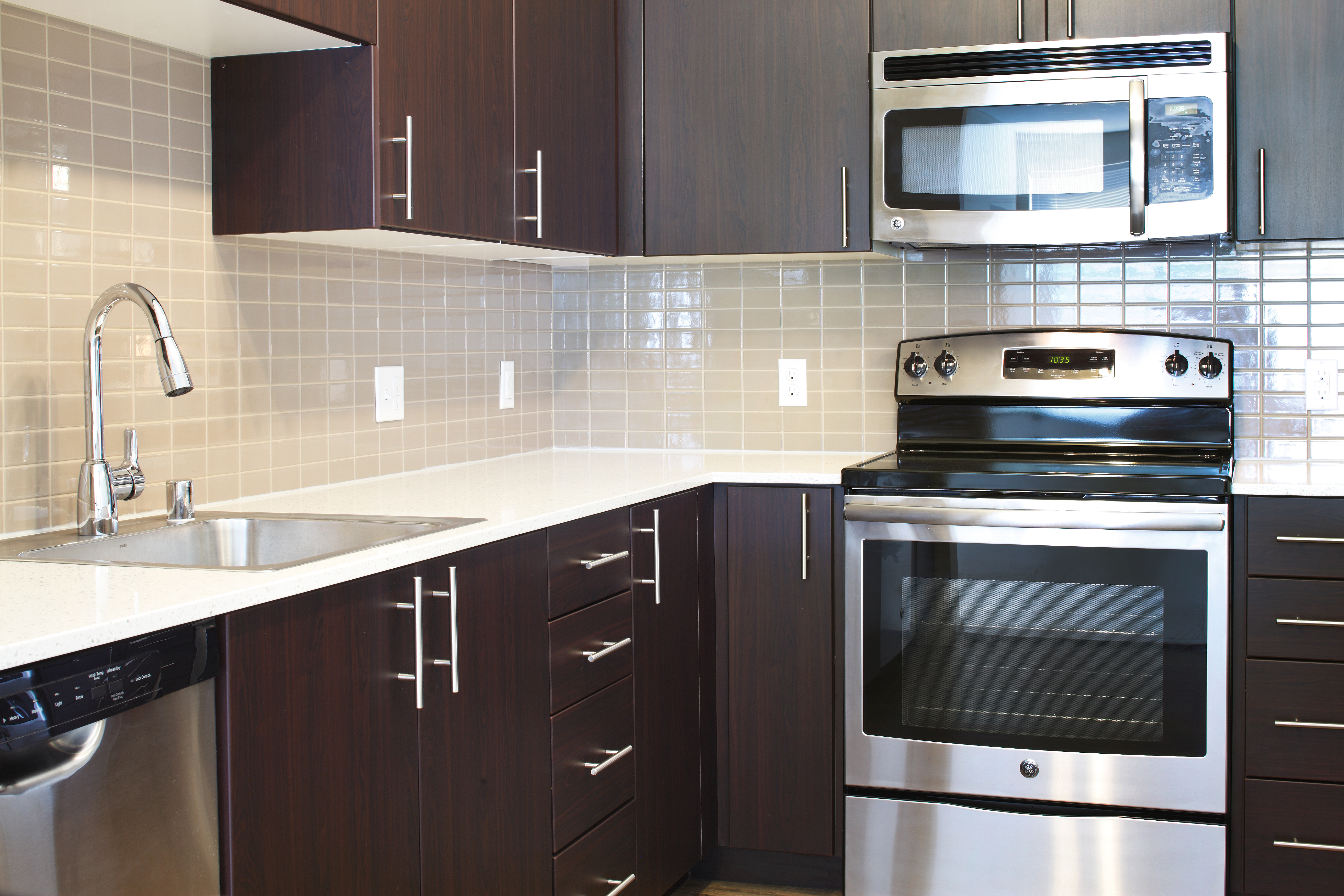 Avalon Alderwood 2 of 12