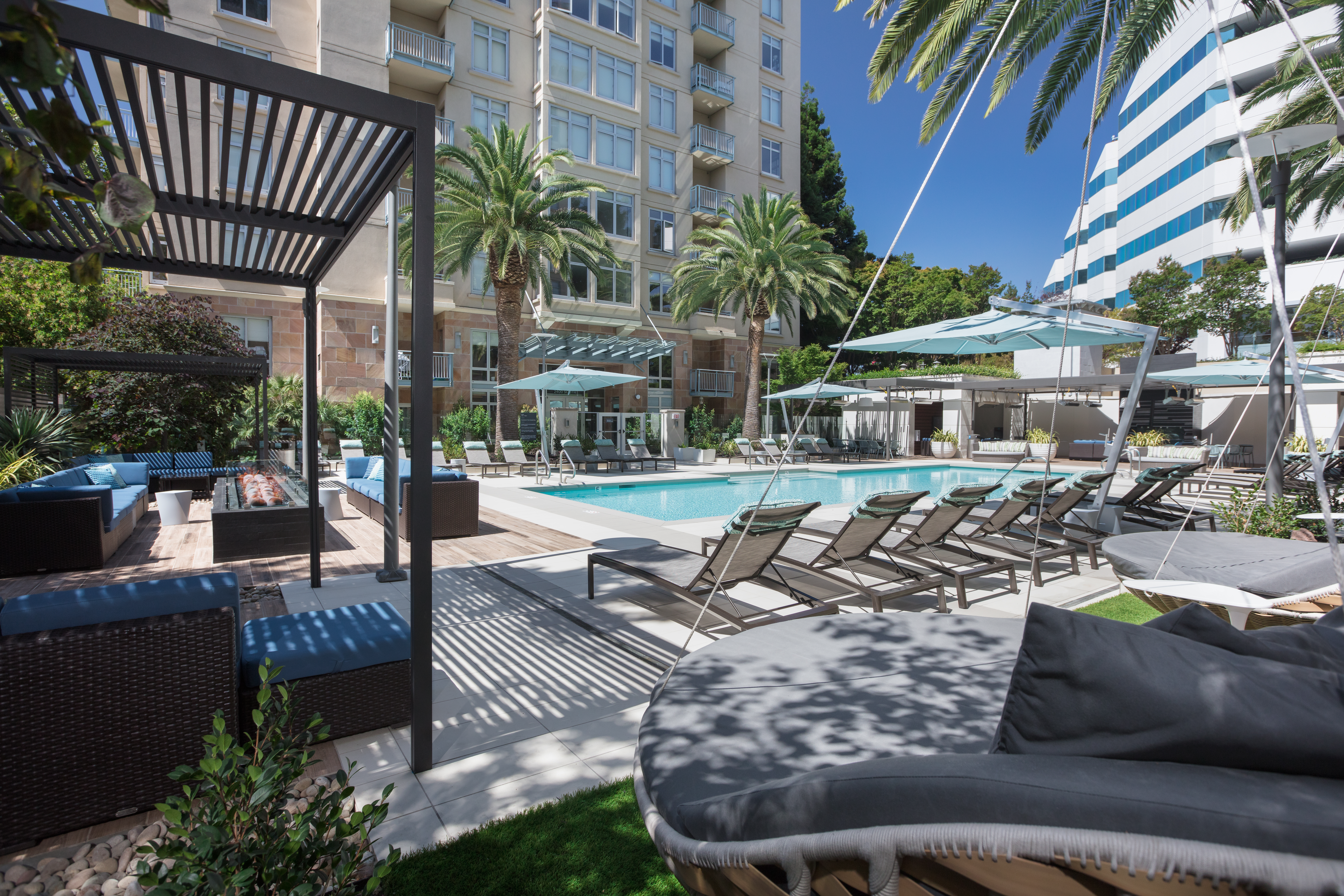 Pool at Avalon Towers On The Peninsula (4 of 6)