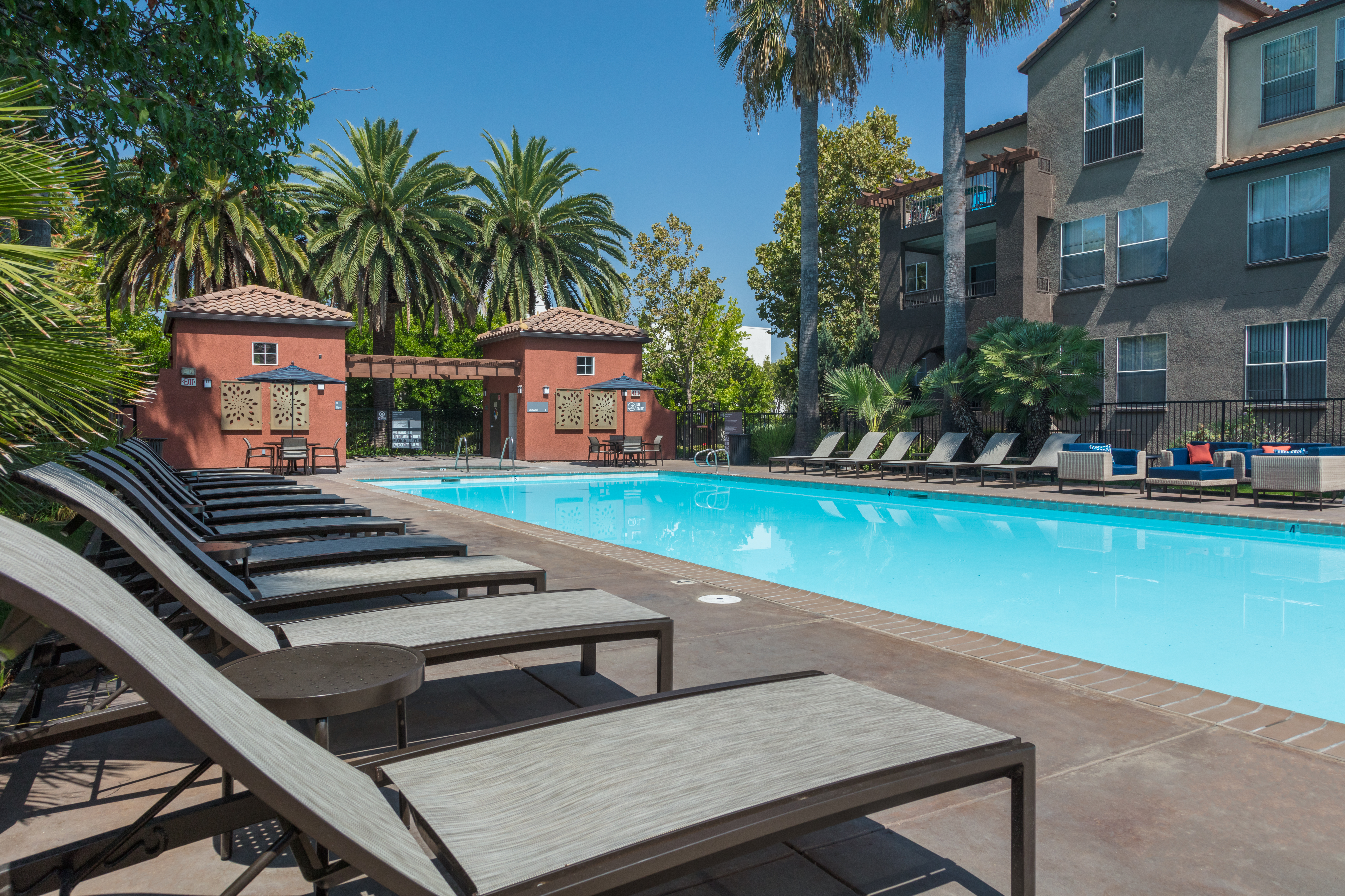 Pool at Avalon On The Alameda (6 of 7)