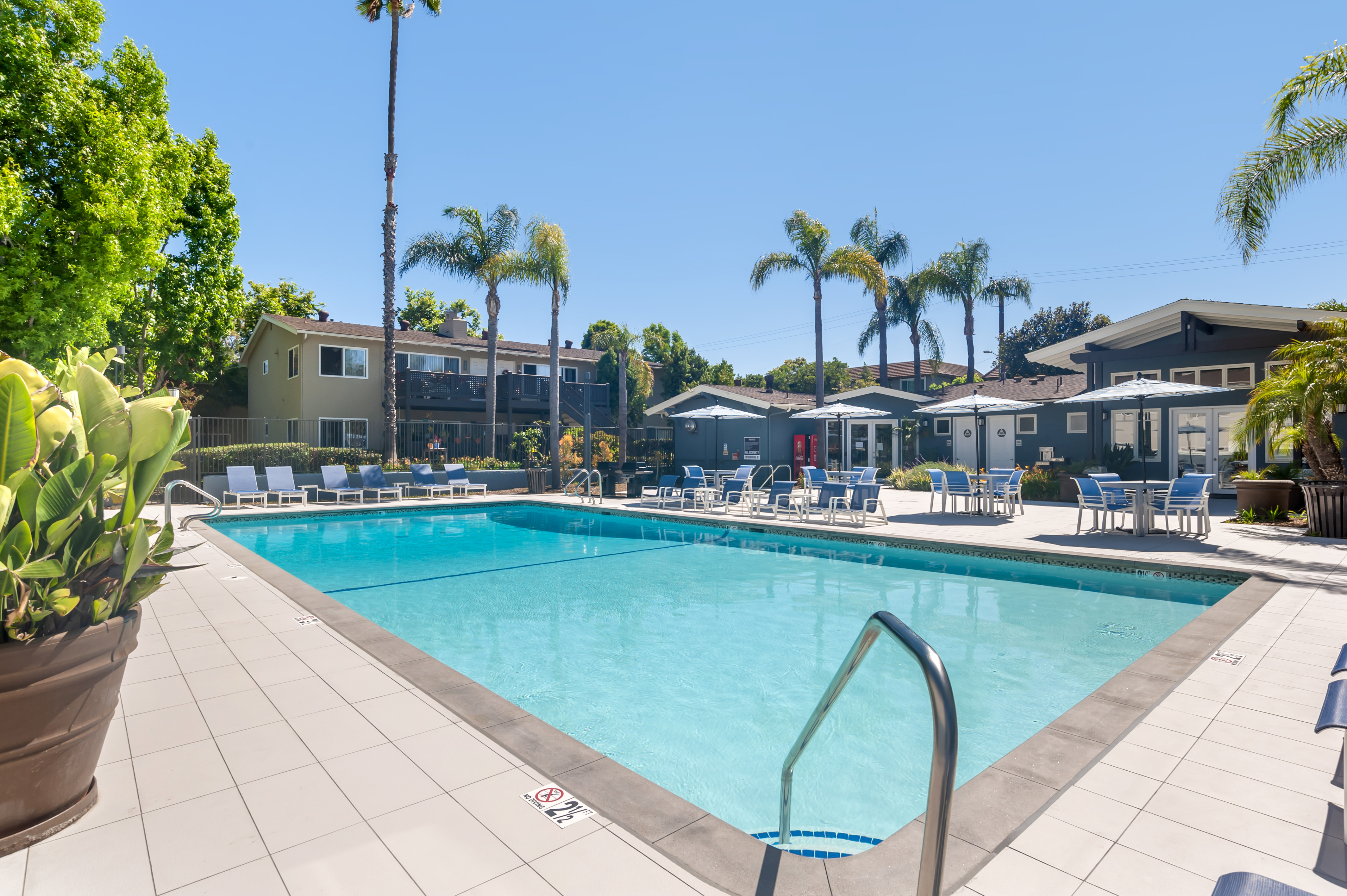 Pool at Eaves Mission Ridge (2 of 3)