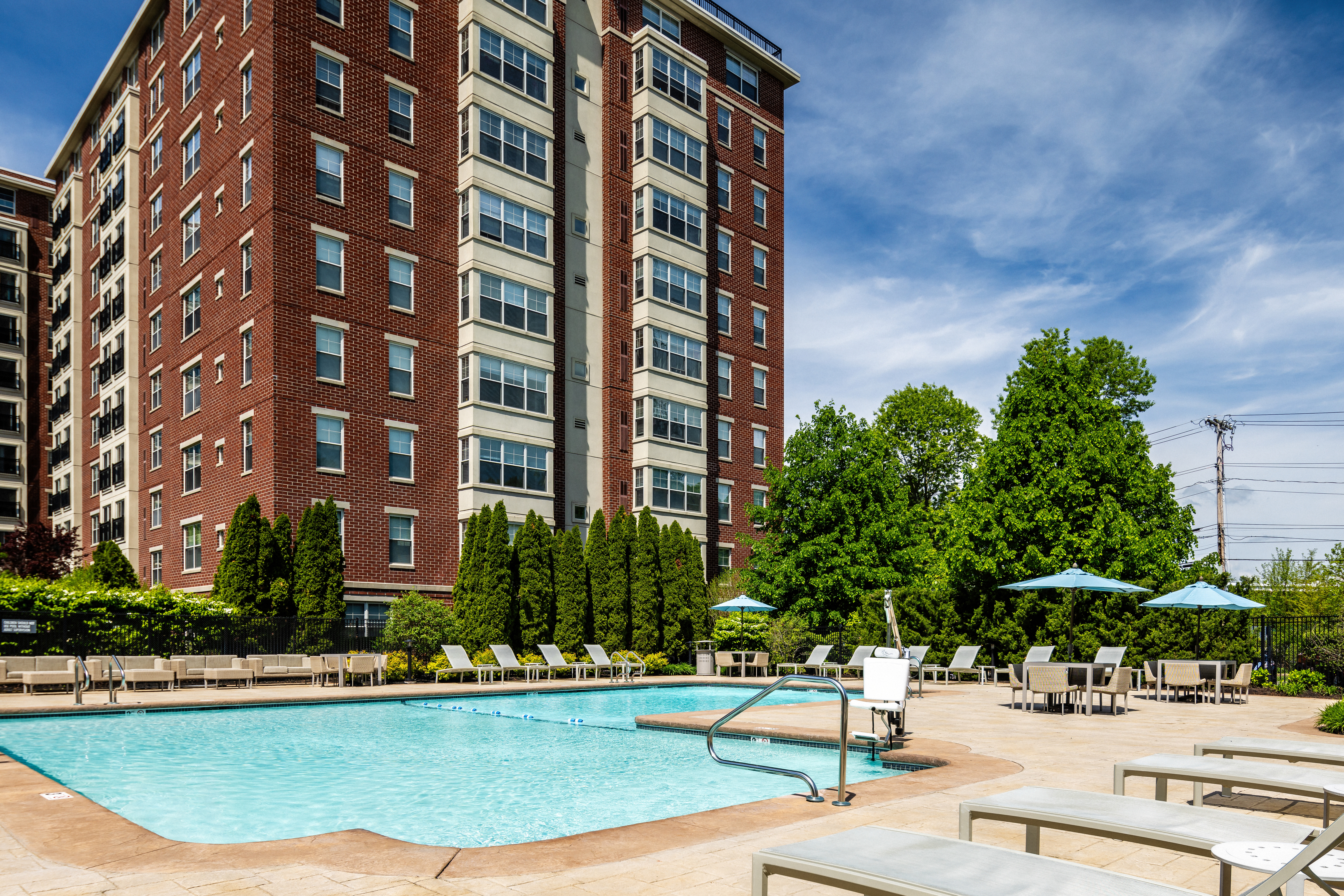 Pool at Avalon (3 of 4)
