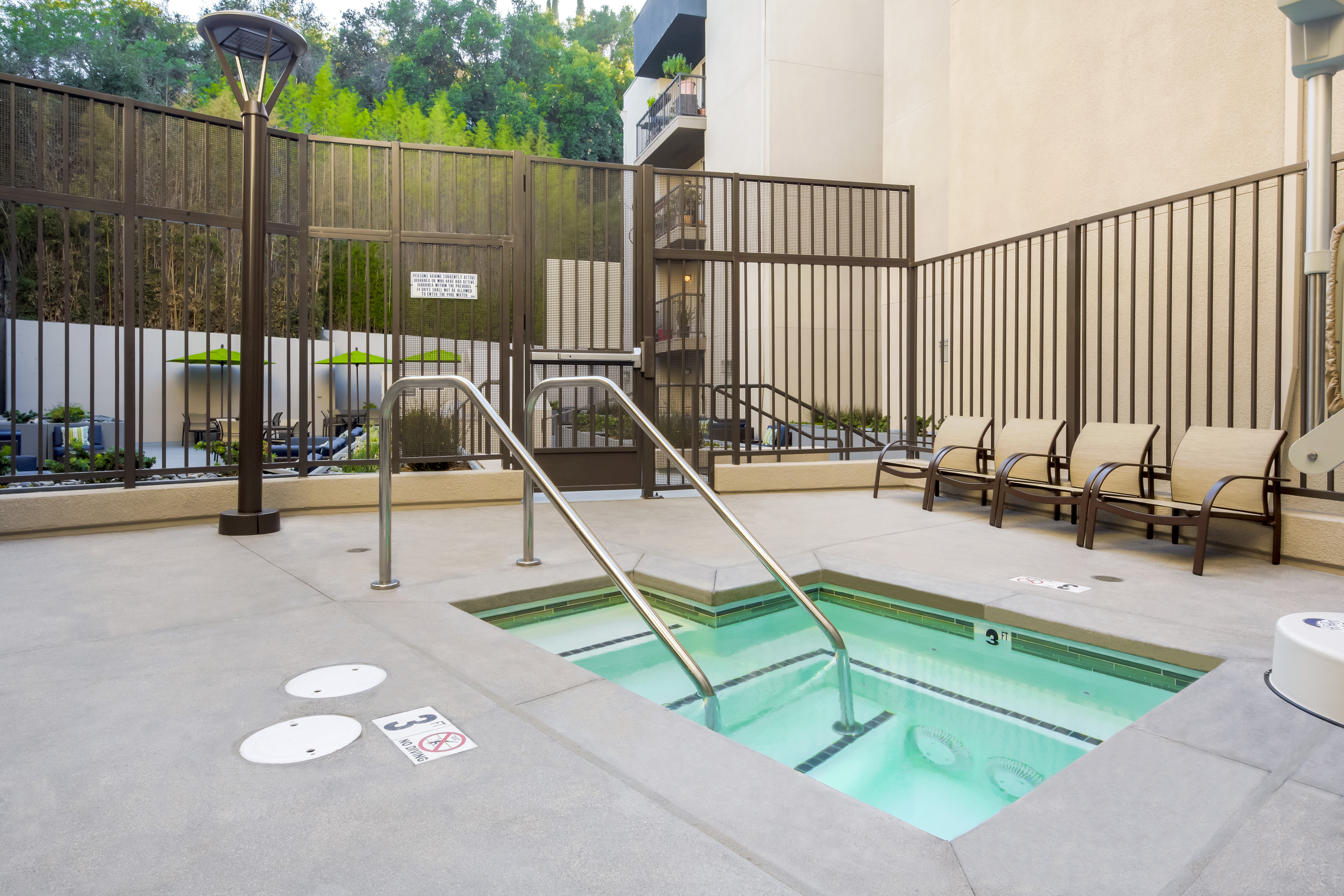 Pool at Eaves Los Feliz (3 of 3)